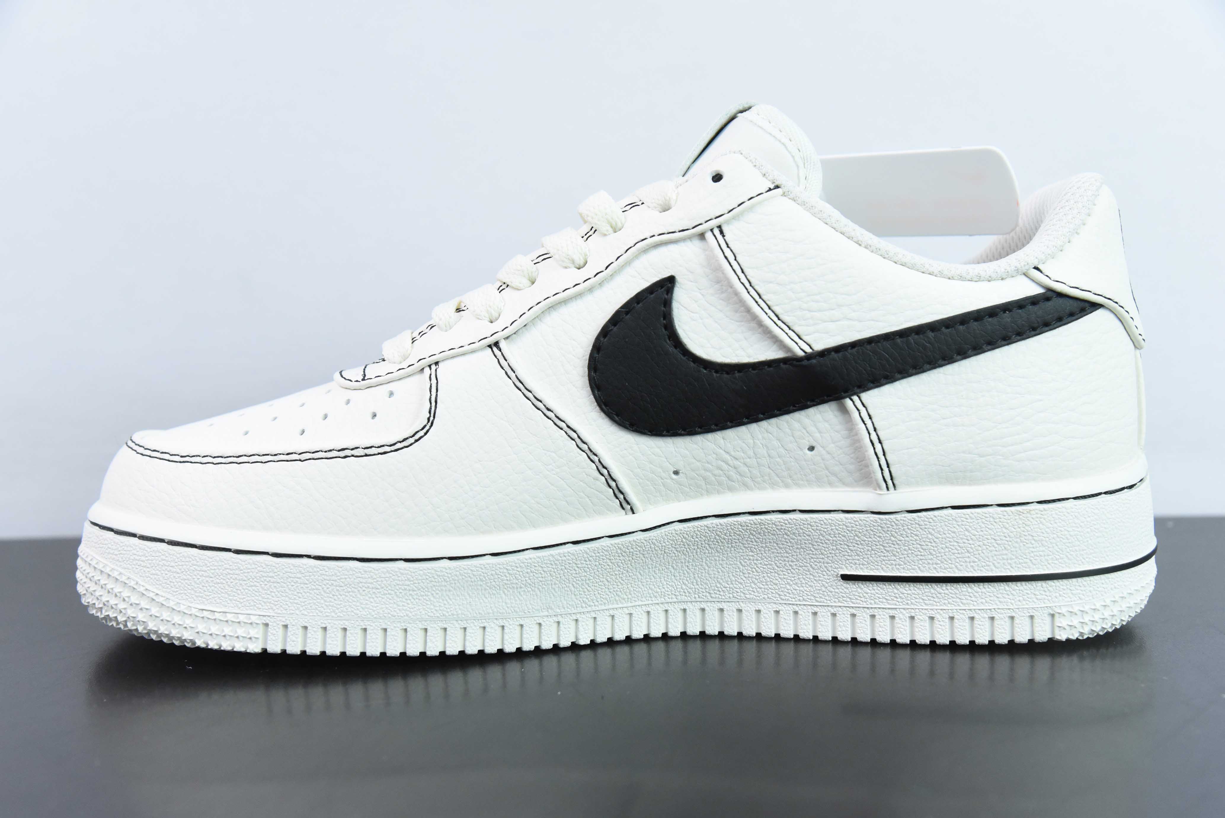 미국 조류 럭셔리 브랜드 Vlone x Nike Air Force 107 Low 공동 이름 베이지 및 블랙 에어 포스 1 로우 탑 캐주얼 버전 신발 상품 번호 : AA5... -002 사이즈 36-44