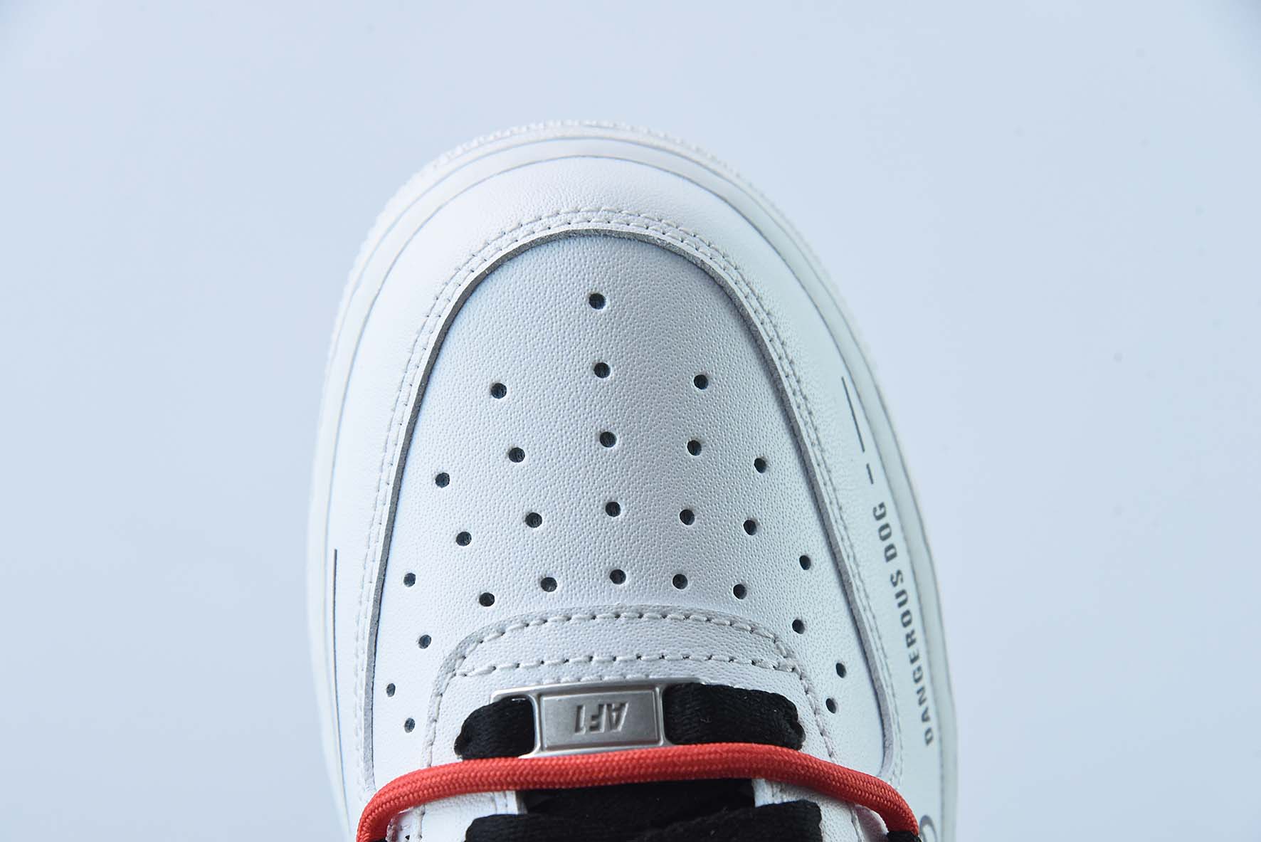 나이키 에어 포스 1 로우 07 프로그램 오류 흑백 그래피티 아이템 번호: DD8959-100 사이즈: 36-44