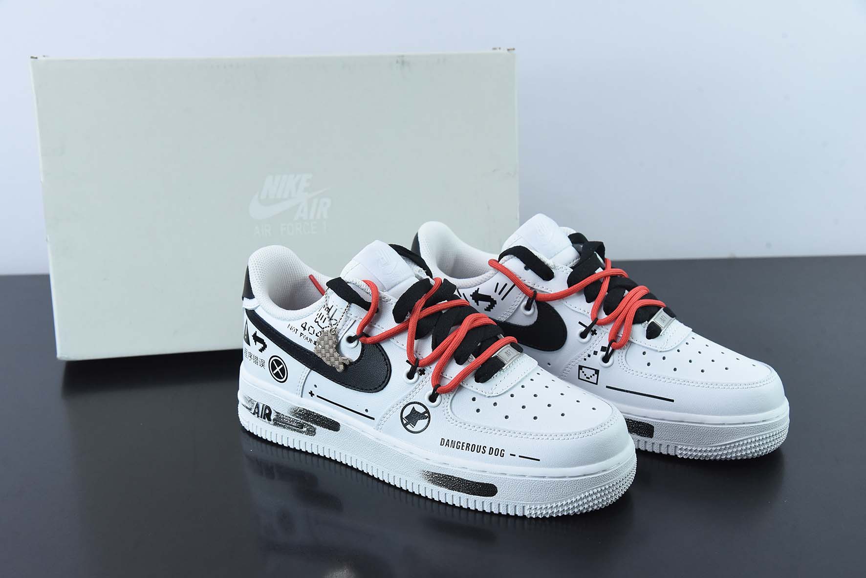 나이키 에어 포스 1 로우 07 프로그램 오류 흑백 그래피티 아이템 번호: DD8959-100 사이즈: 36-44