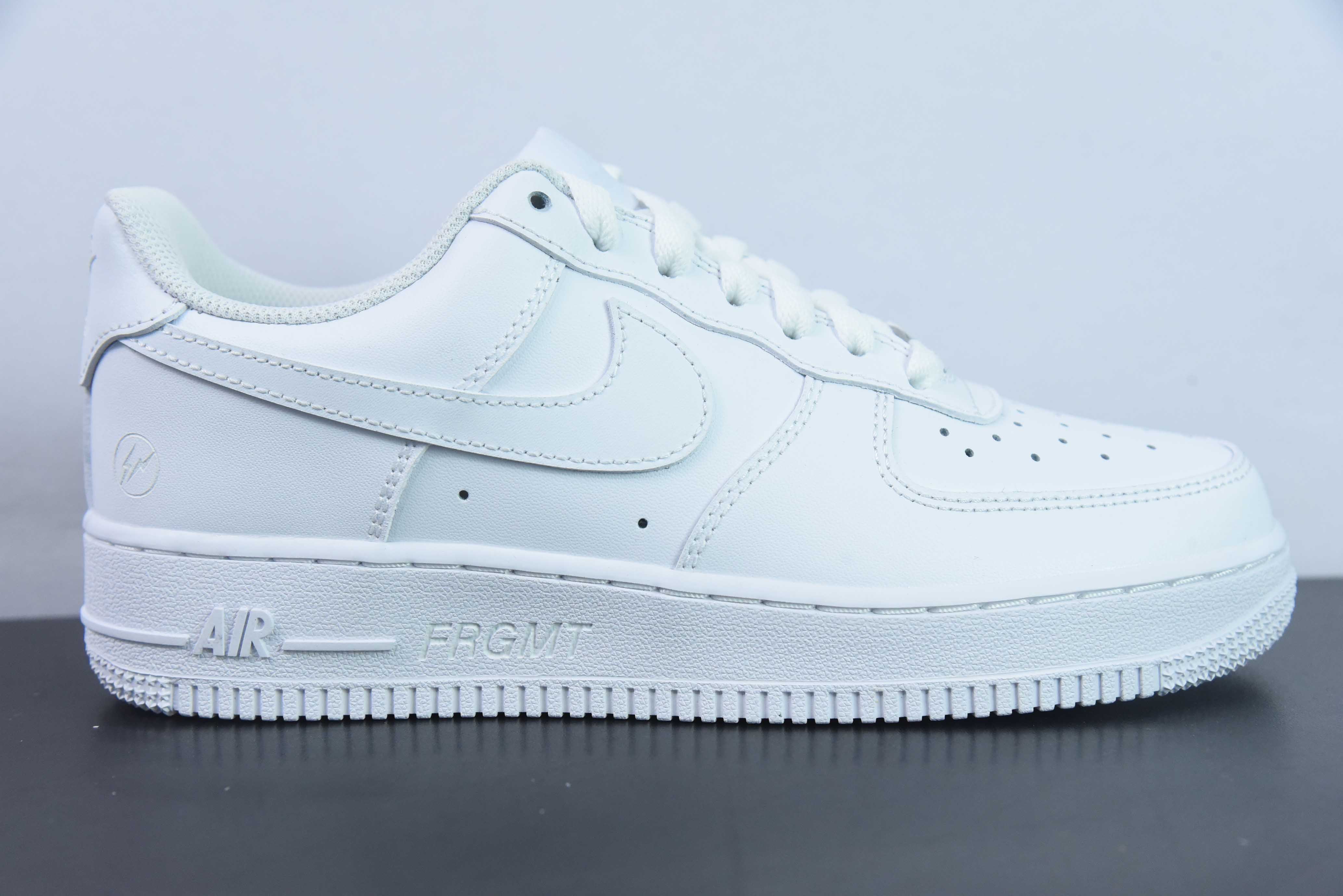 Nk 에어 포스 107 로우 공동 브랜드 라이트닝 에어 포스 1 로우탑 캐주얼 슈즈 아이템: DD8959-100 사이즈: 36-44