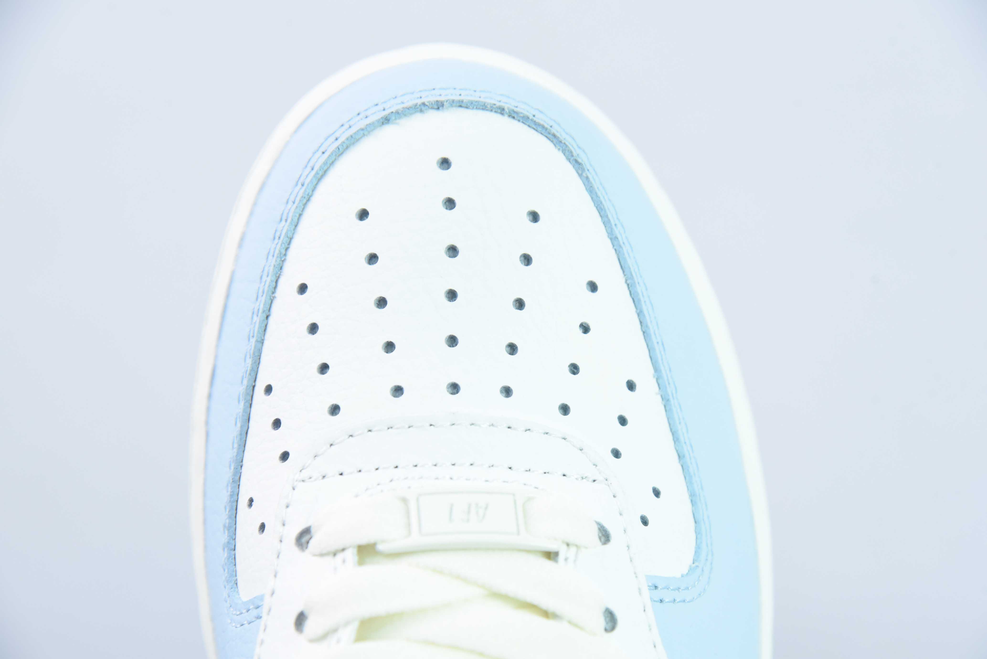 Nk 에어 포스 107 로우 라이트 블루 그레이 에어 포스 원 로우 탑 캐주얼 스니커즈 아이템: AA1366-401 사이즈: 36-44