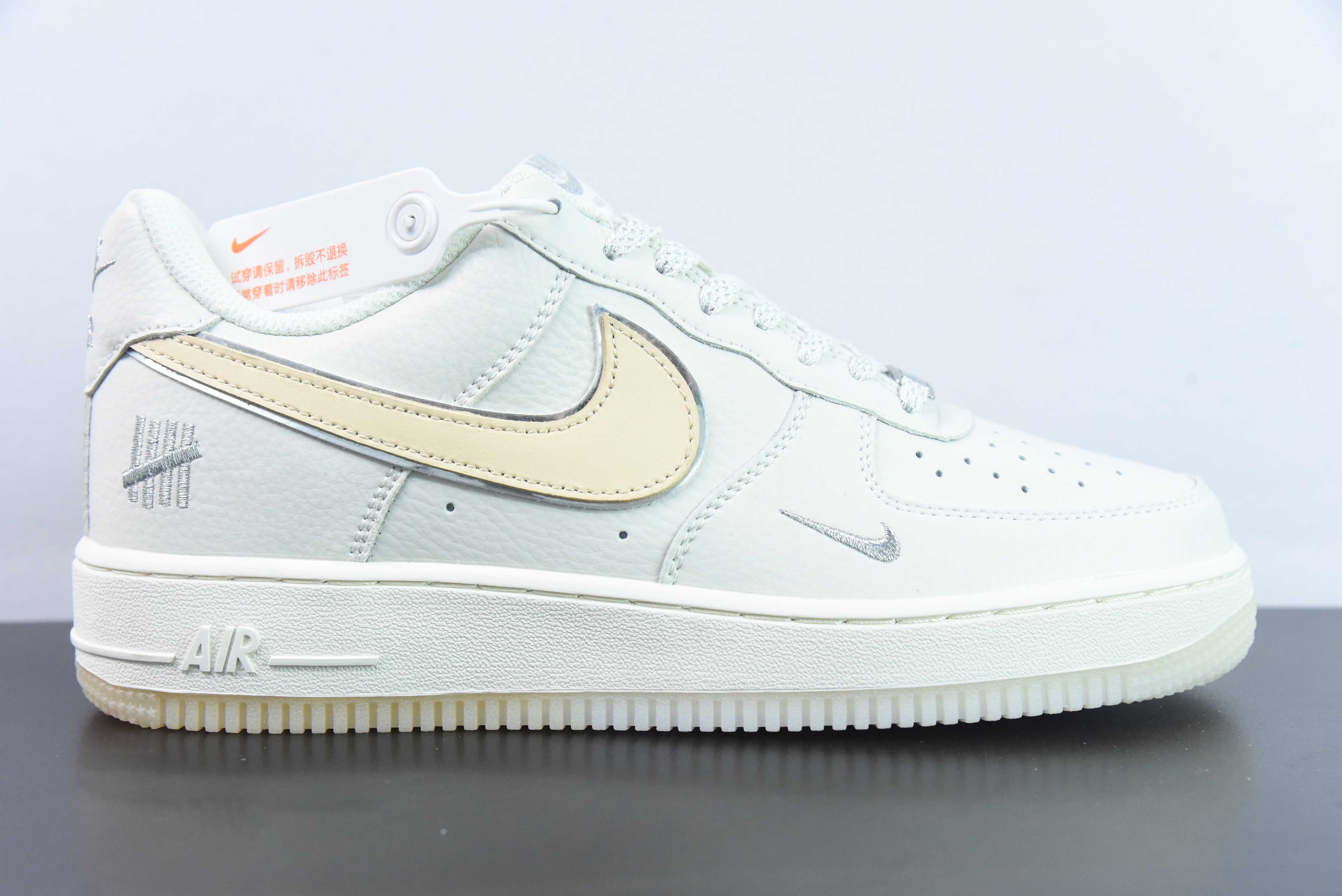 나이키 에어 포스 1 07 로우 유엔 공동 브랜드 - 크리스탈 커피 에어 포스 원 로우 탑 스니커즈 캐주얼 슈즈 아이템 번호: BS9055-734 사이즈: 36-44