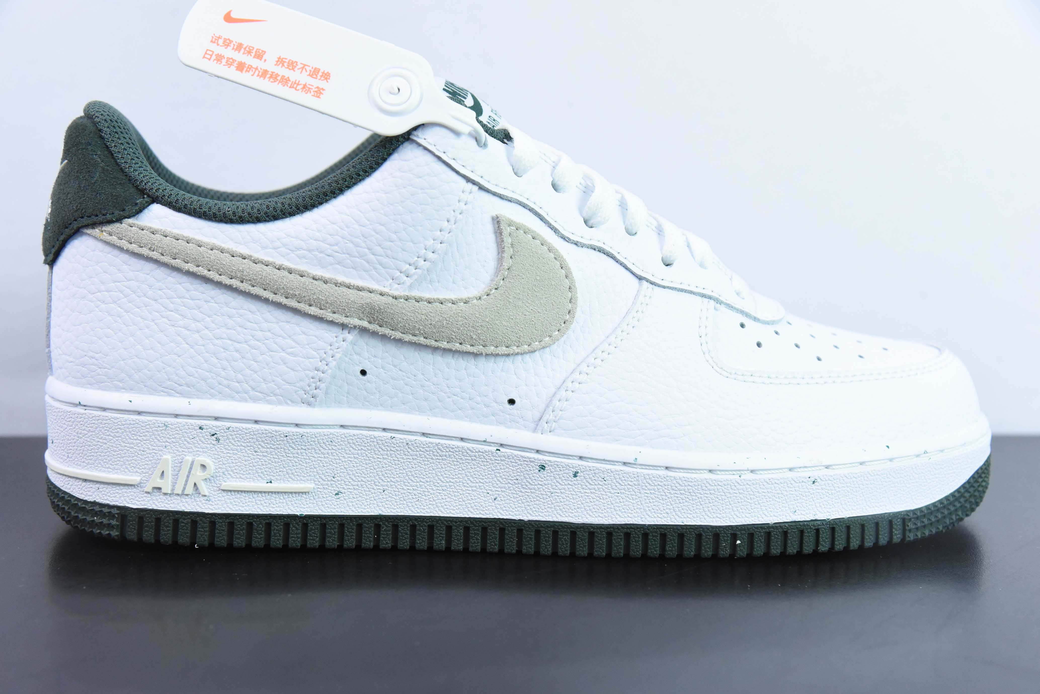 나이키 에어 포스 1 로우 화이트 그린 헤어 후크 에어 포스 1 로우 탑 스포츠 및 레저 보드 쇼츠 품목 번호 : HF1939-100 사이즈 : 36-44