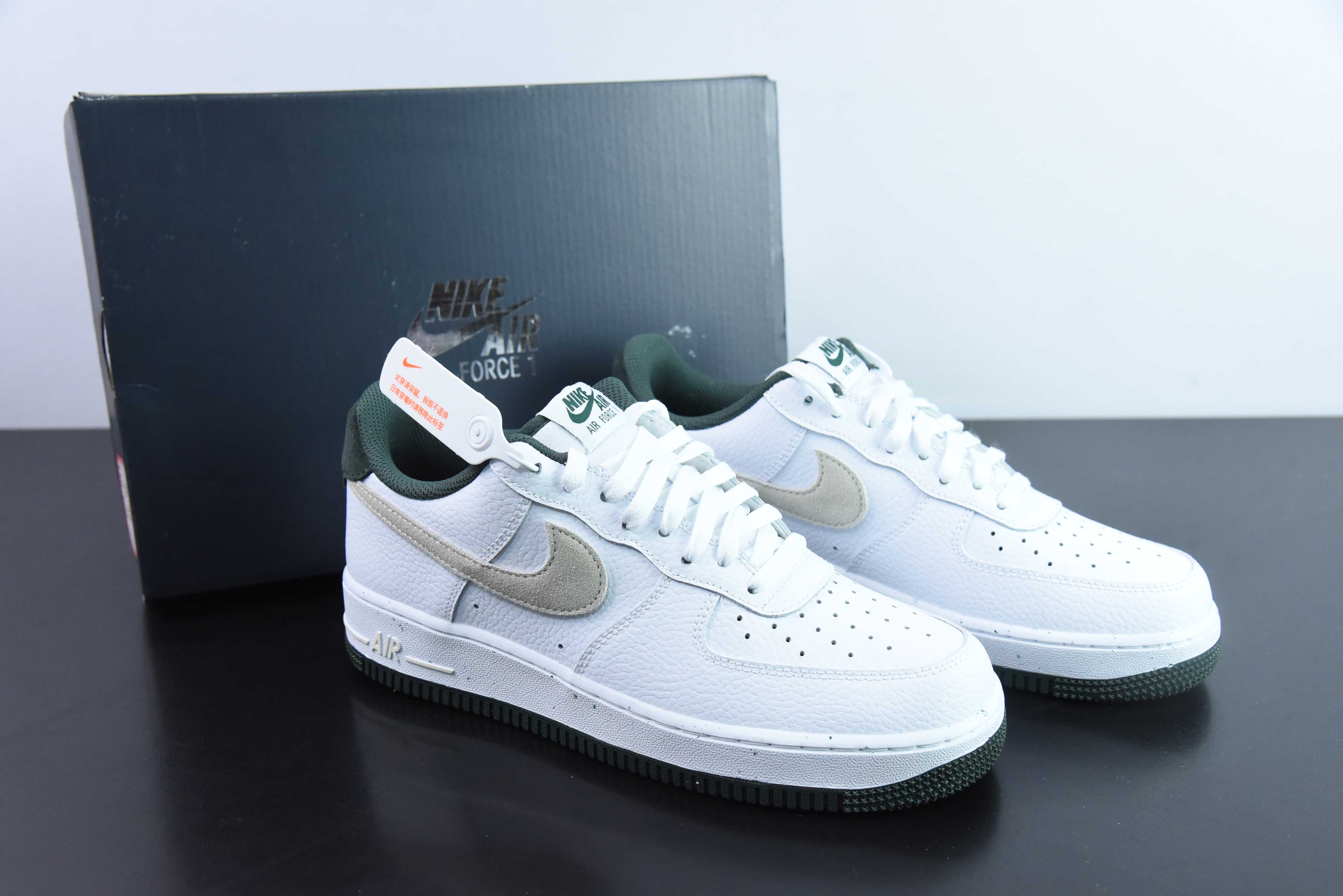나이키 에어 포스 1 로우 화이트 그린 헤어 후크 에어 포스 1 로우 탑 스포츠 및 레저 보드 쇼츠 품목 번호 : HF1939-100 사이즈 : 36-44