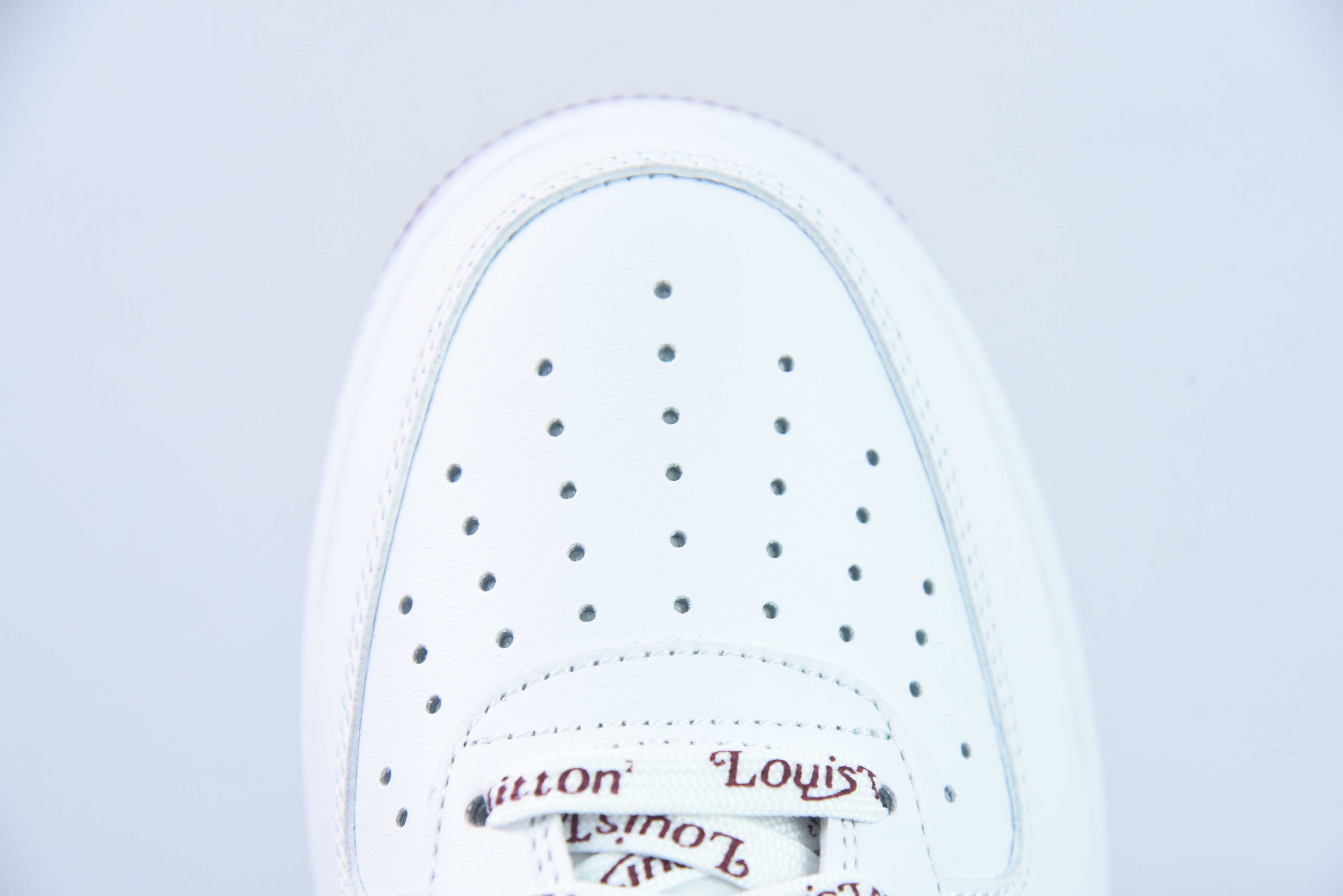 나이키 에어 포스 1 로우 LV 프린트 공동 브랜드 에어 포스 1 로우 탑 운동 캐주얼 보드 슈즈 아이템: LV1898-836 사이즈: 36-44