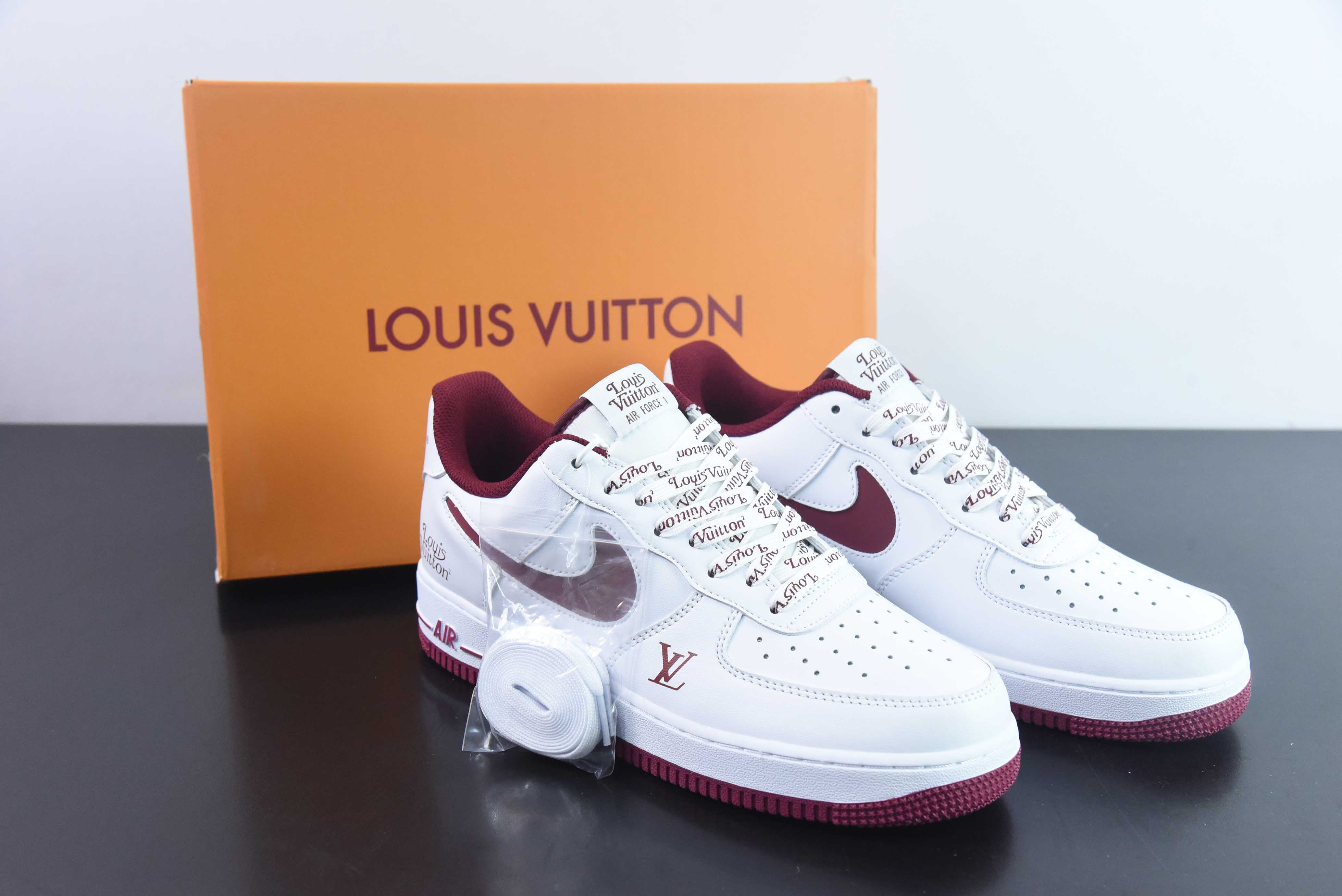 나이키 에어 포스 1 로우 LV 프린트 공동 브랜드 에어 포스 1 로우 탑 운동 캐주얼 보드 슈즈 아이템: LV1898-836 사이즈: 36-44