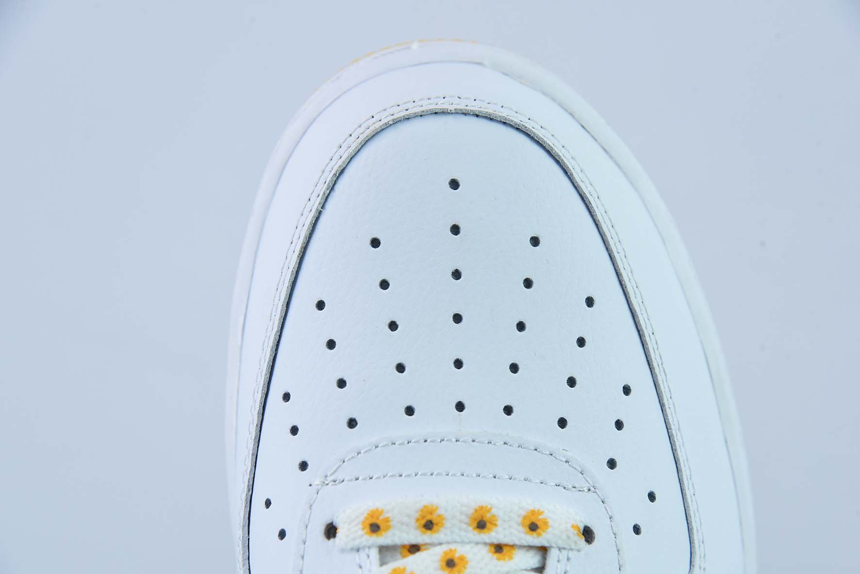 NK 에어 포스 1 로우 지드래곤 에어 포스 1 보드숏 권치렁 데이지 아이템: CR6566-098 사이즈: 36-44