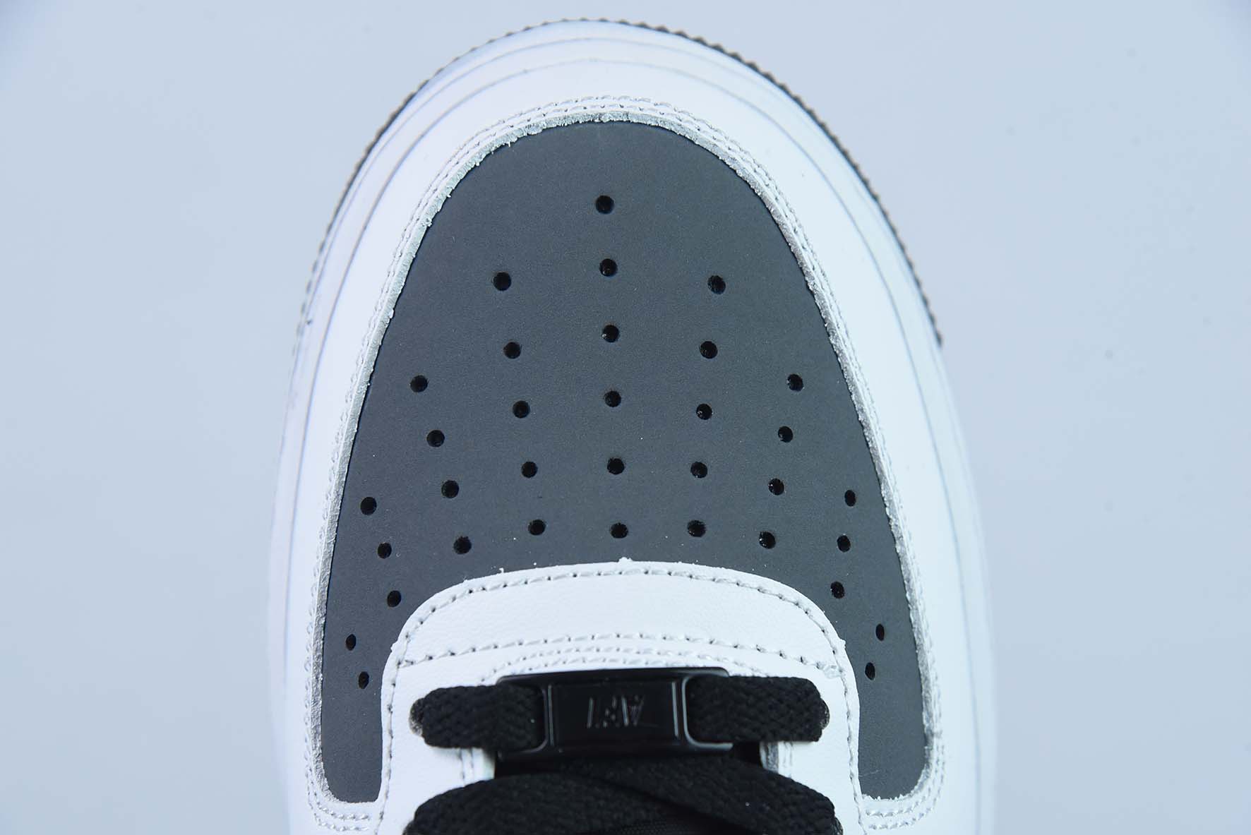 NK 에어 포스 107 미드 캠코더 블랙 앤 화이트 그레이 캠코더 에어 포스 1 미드 탑 캐주얼 보드 쇼츠 아이템 번호 CN6863-502 사이즈: 36-44