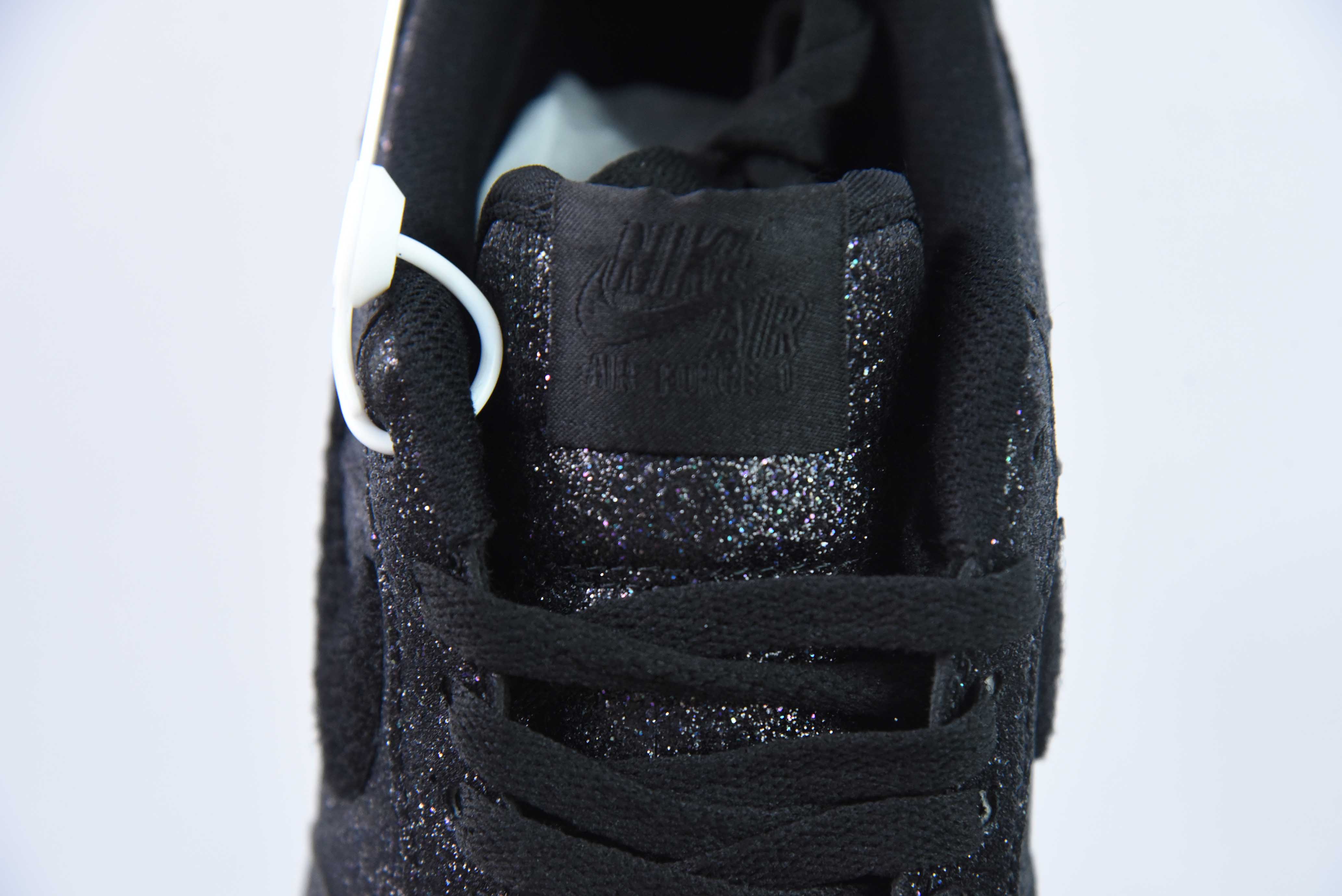 나이키 에어 포스 1 07 에어 포스 1 로우탑 캐주얼 보드숏 블랙 스타 아이템 번호: CW2288-001 사이즈: 36-44