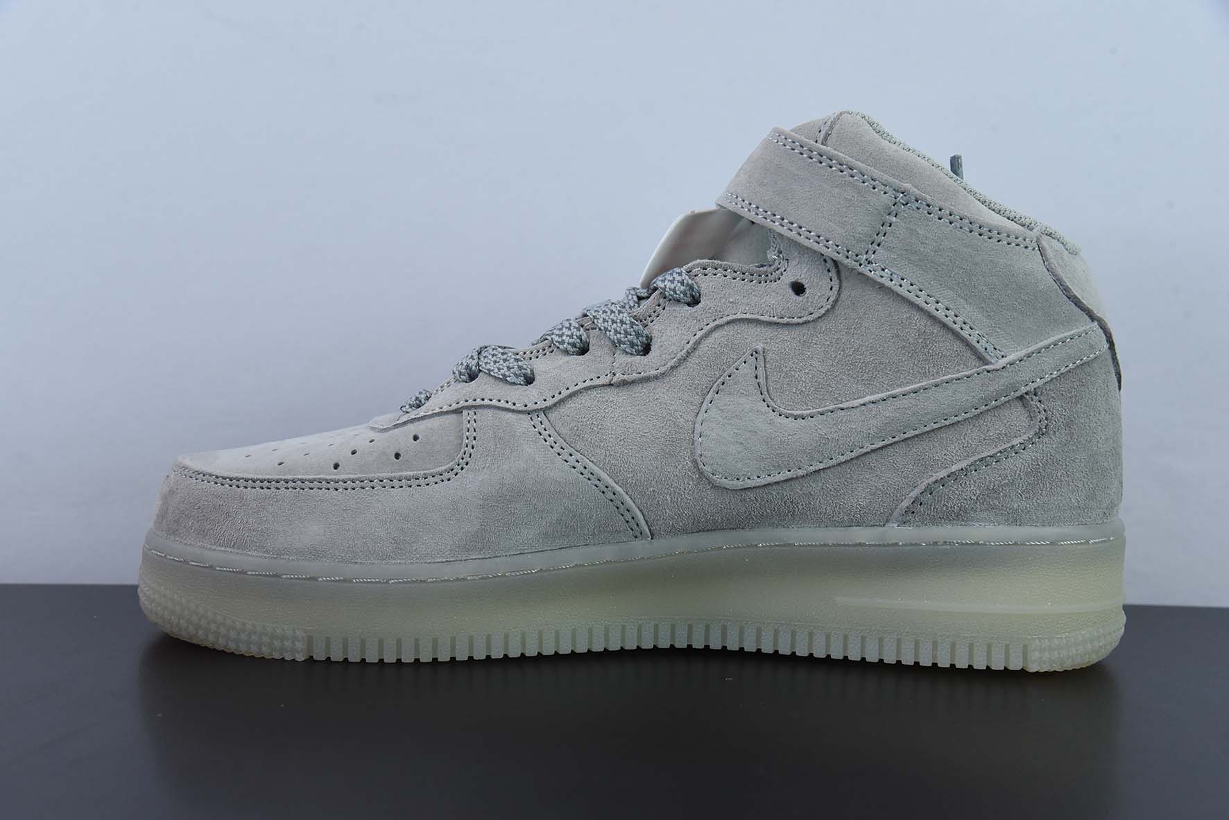 나이키 에어 포스1 미드 x 리닝 챔피언 리닝 챔피언 IV 미드 품목 번호: GB1119-198 사이즈: 36-44