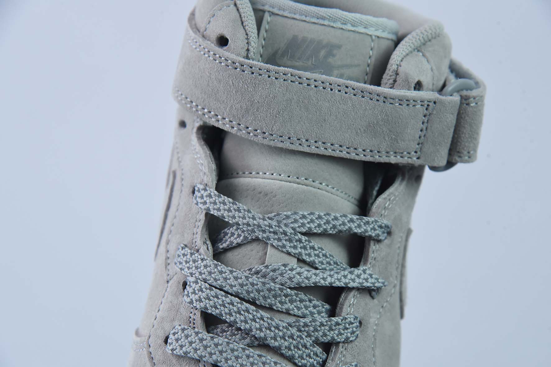 나이키 에어 포스1 미드 x 리닝 챔피언 리닝 챔피언 IV 미드 품목 번호: GB1119-198 사이즈: 36-44