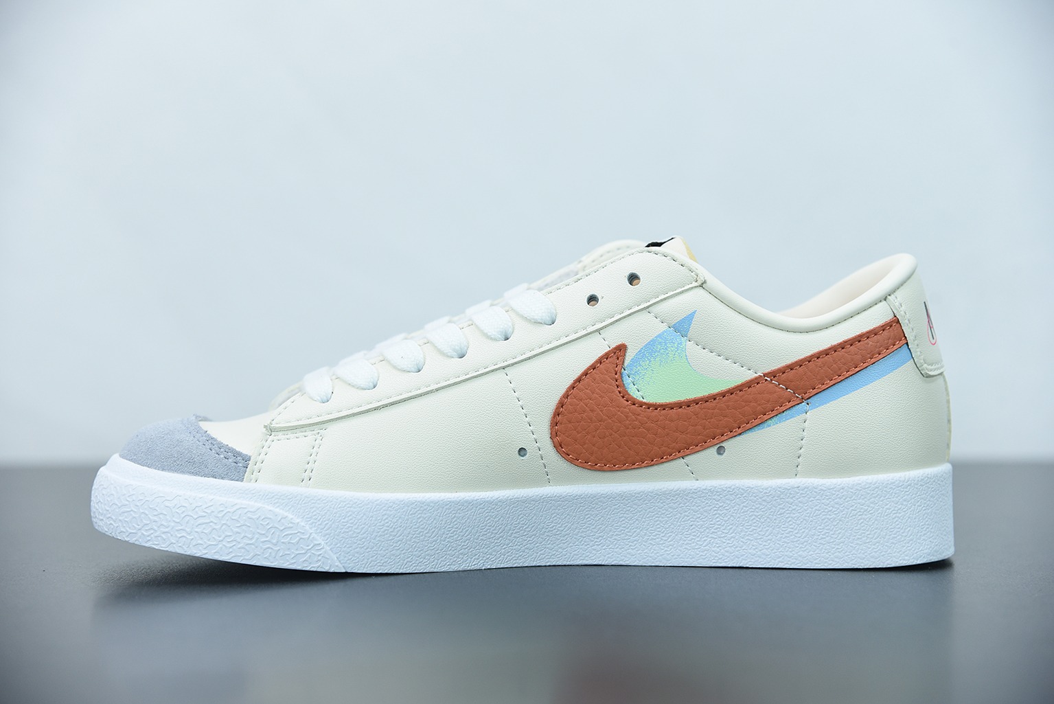 NK 블레이저 미드77 인피니트 베이지 핑크 아이템 번호: DA6364-164 사이즈: 36-44