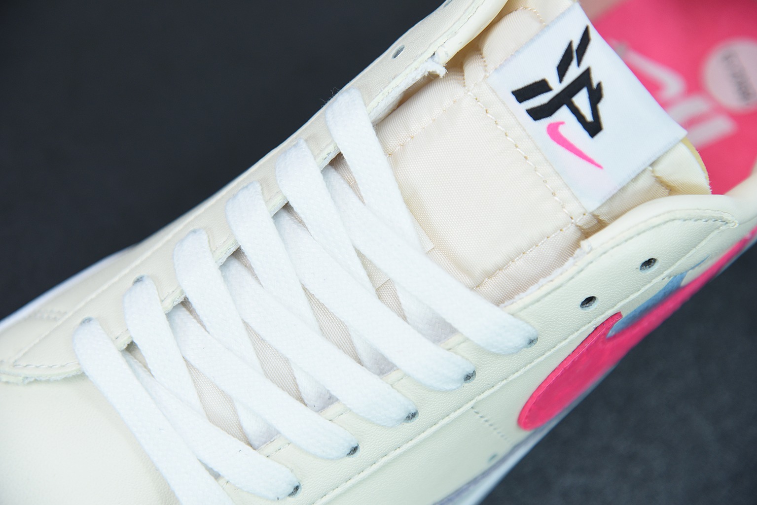 NK 블레이저 미드77 인피니트 베이지 핑크 아이템 번호: DA6364-164 사이즈: 36-44