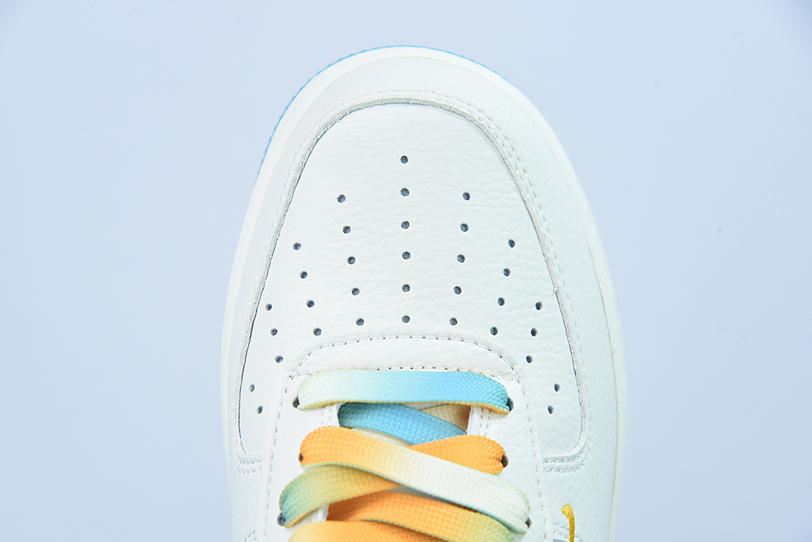 나이키 에어 포스 1 로우 07 베이지와 블루 샌안토니오 시티 리미티드 로우탑 에어 포스 원 품목 번호: SA5696-123 사이즈: 36-44