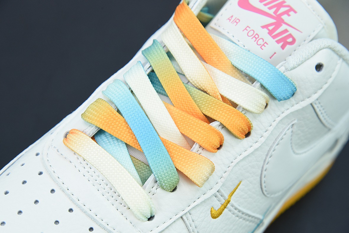 나이키 에어 포스 1 로우 07 베이지와 블루 샌안토니오 시티 리미티드 로우탑 에어 포스 원 품목 번호: SA5696-123 사이즈: 36-44