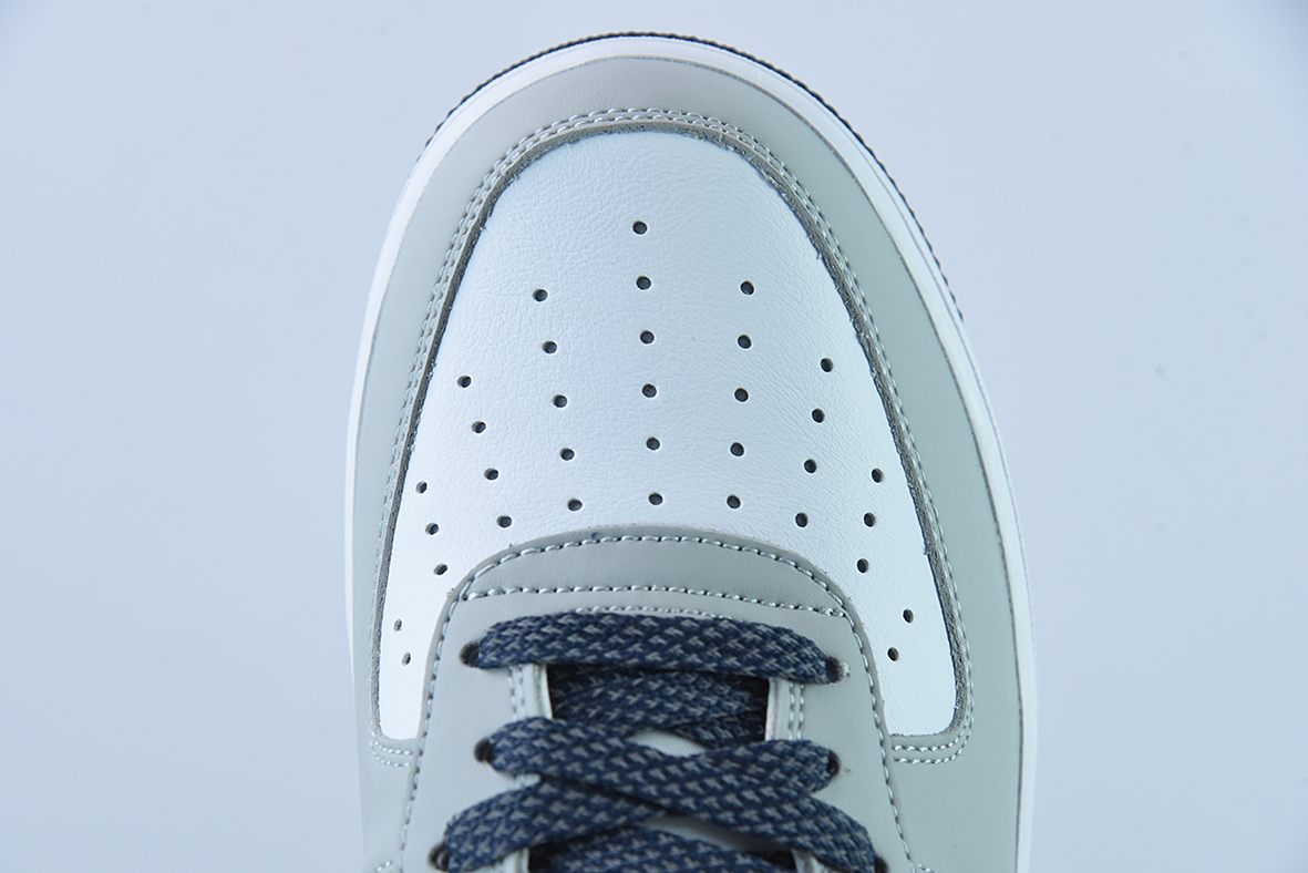 나이키 에어 포스 1 로우 07 그레이 블루 스타리 나이트 에어 포스 1 로우 탑 아이템 번호: KU5696-002 사이즈: 36-44