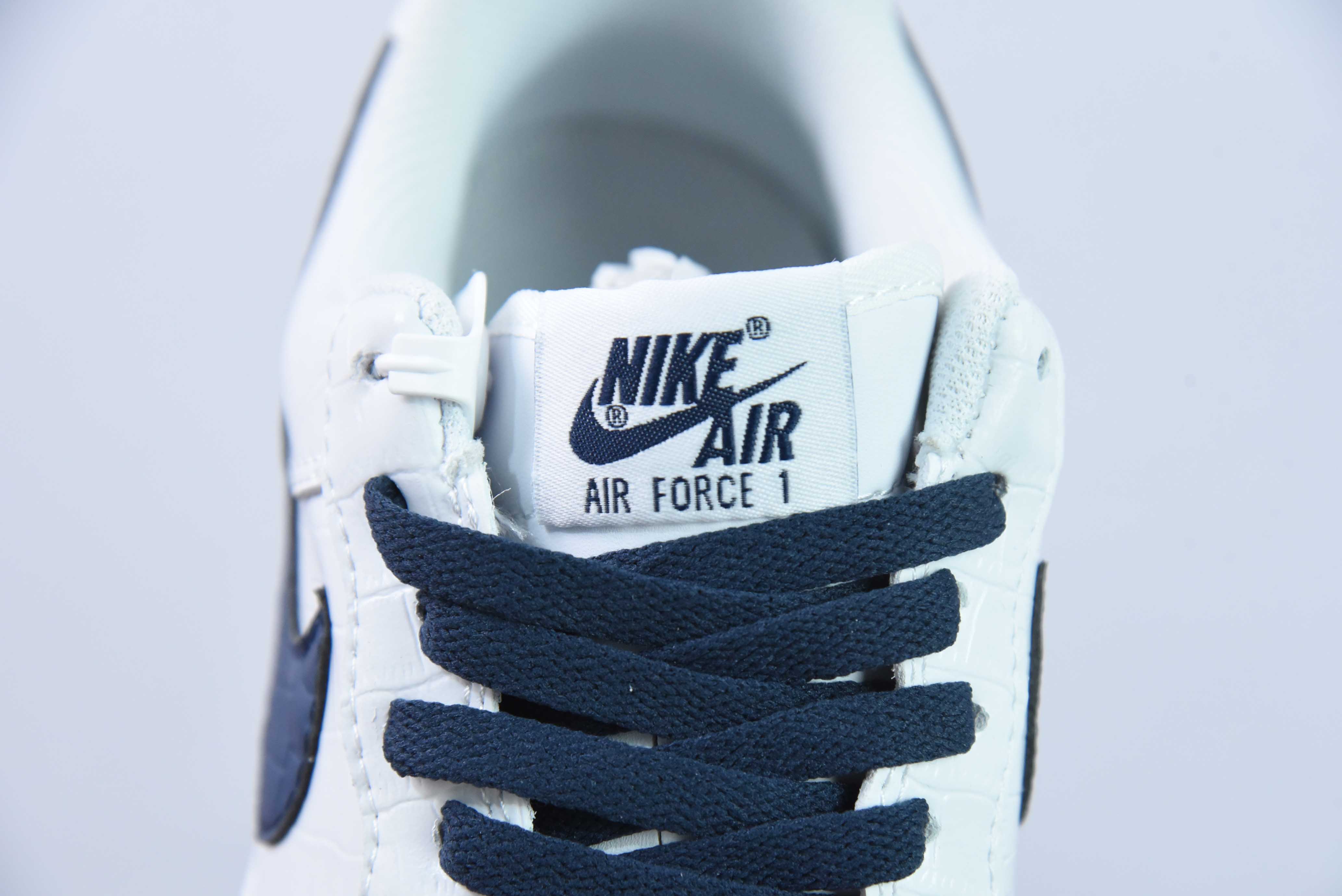 Nk 에어 포스 107 로우 라데니안 톰린슨 라이트닝 화이트 네이비 에어 포스 원 로우 탑 캐주얼 보드 슈즈 아이템: DD0614-332 사이즈: 36-44