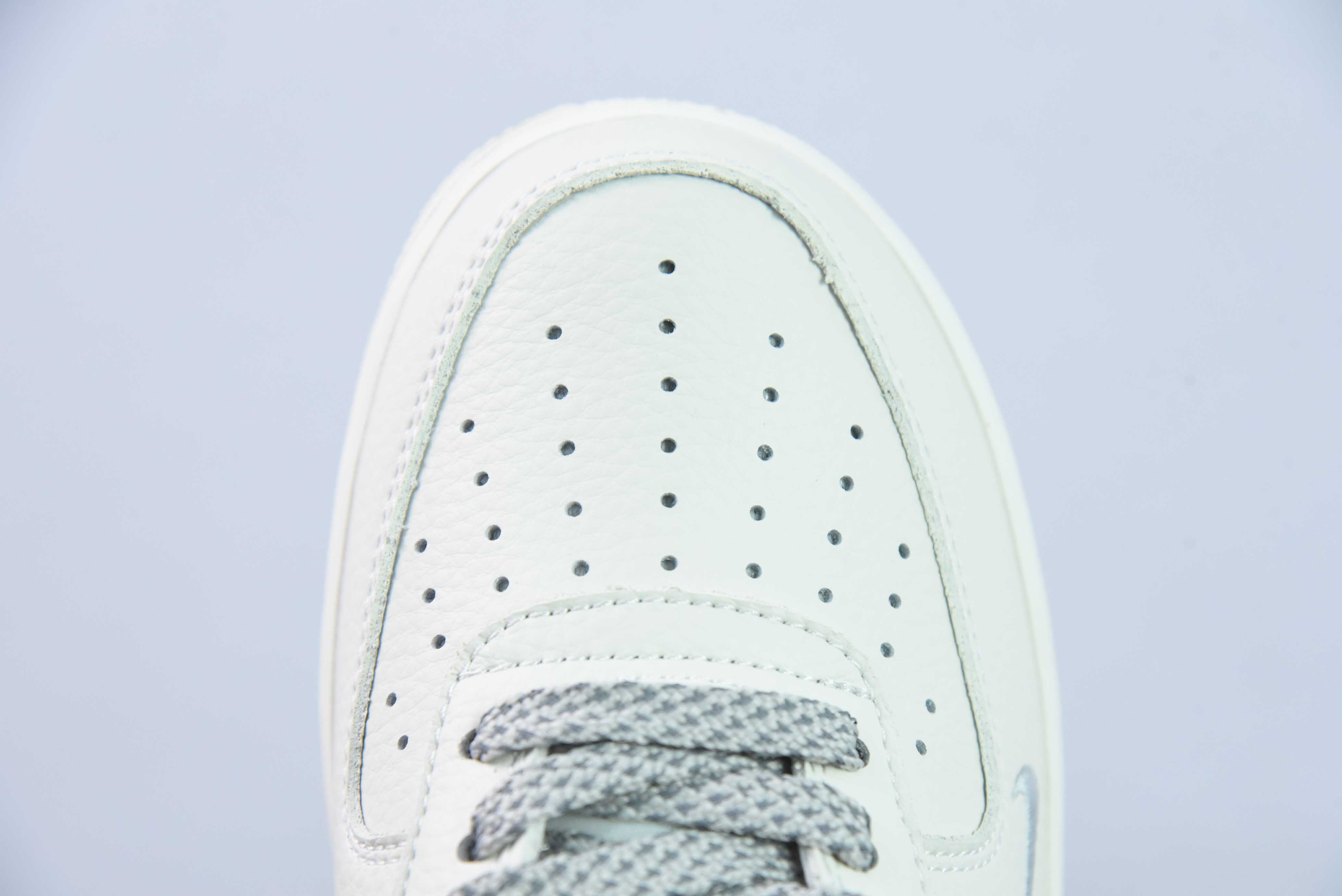 나이키 에어 포스 107 로우 클래식 그레이 & 실버 스몰 후크 별이 가득한 하늘 에어 포스 1 로우 캐주얼 스니커즈 아이템 번호: MJ0319-023 사이즈: 36-44