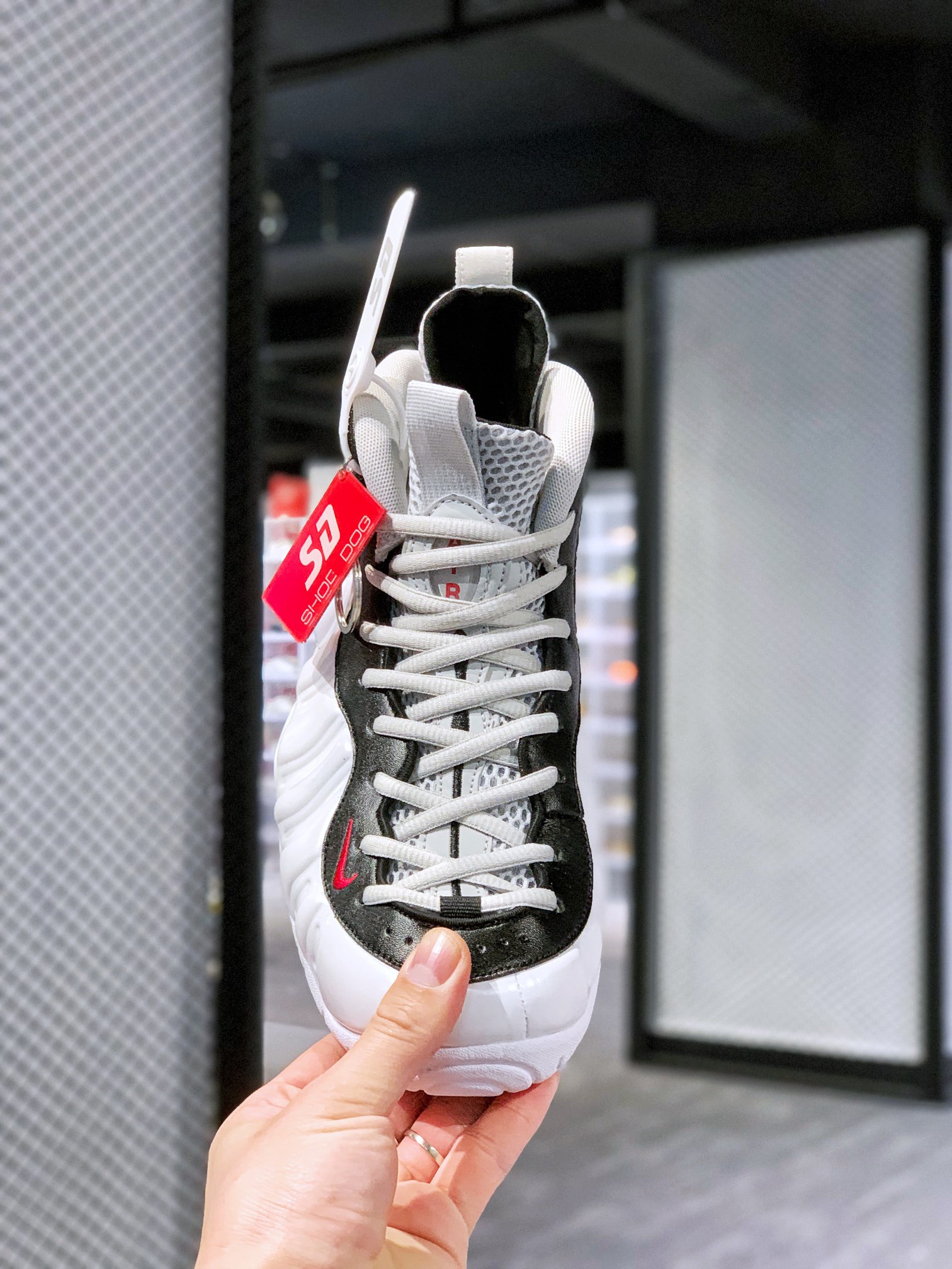 나이키 에어 폼포스 프로 밀크 화이트 폼 스프레이 폼 사이즈: 38.5 39 40 40.5 41 42 42.5 43 44 44.5 45 46