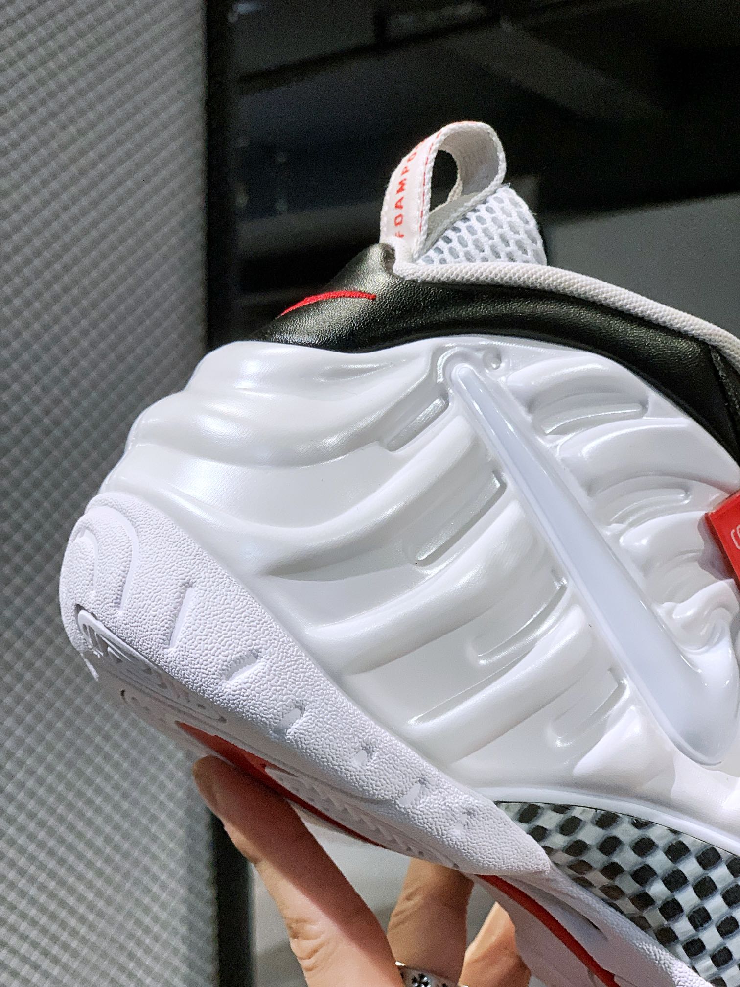 나이키 에어 폼포스 프로 밀크 화이트 폼 스프레이 폼 사이즈: 38.5 39 40 40.5 41 42 42.5 43 44 44.5 45 46
