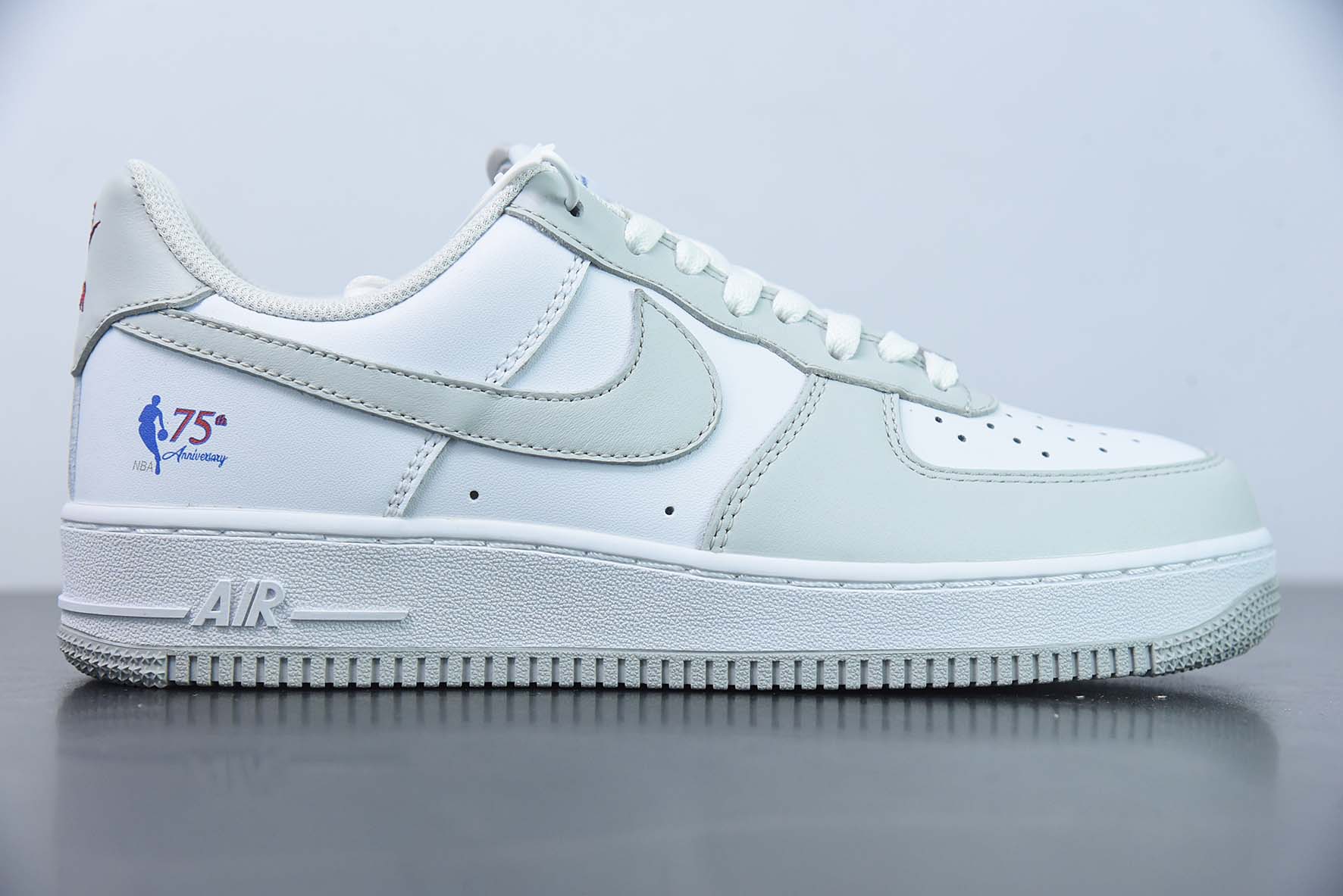 NK 에어 포스 1 에어 포스 원 로우탑 캐주얼 스니커즈 AA6902-201 사이즈: 36 36.5 37.5 38 38.5 39 40 40.5 41 42 42.5 43 44.5 45