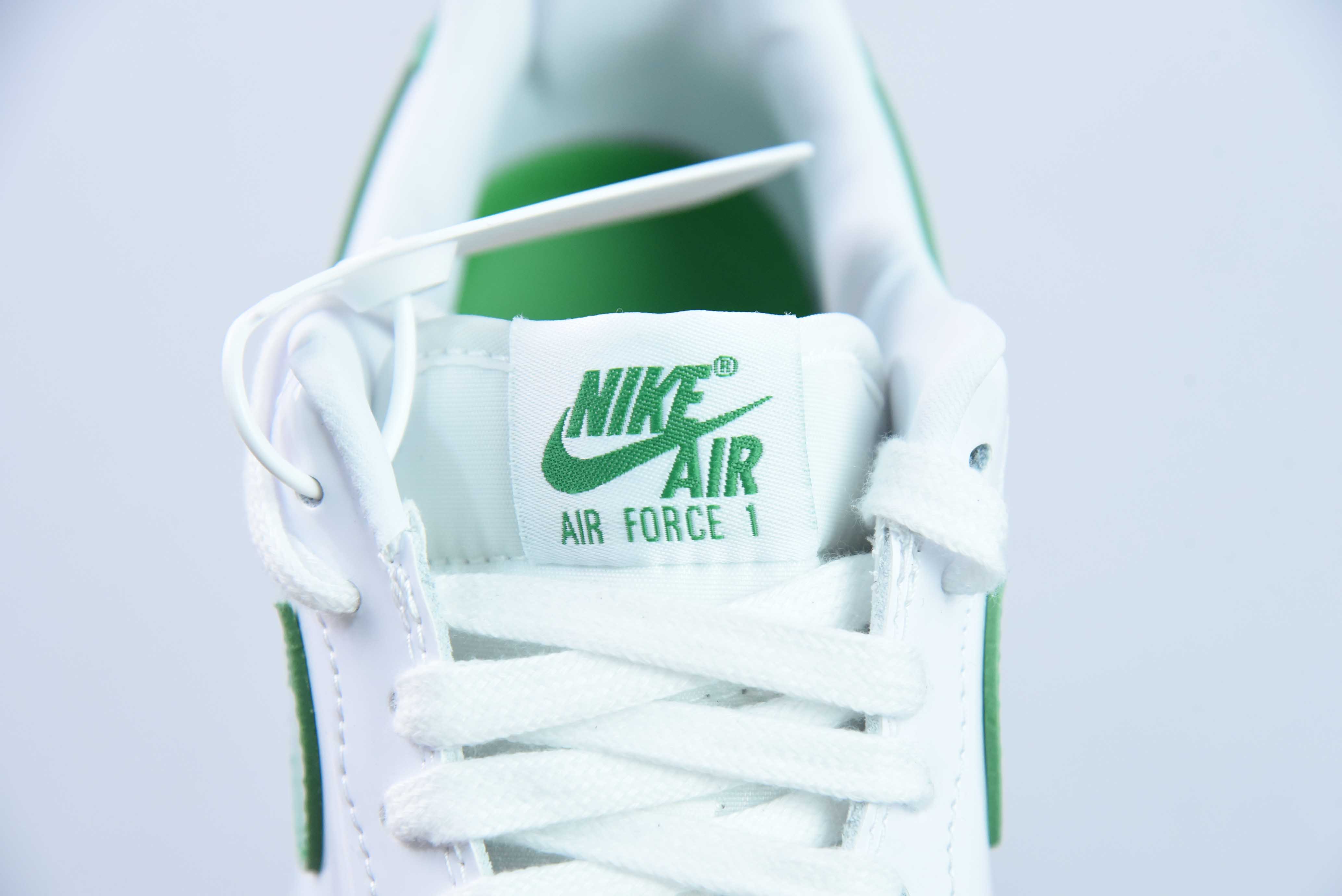 나이키 에어 포스 1 로우 미러 그린 에어 포스 1 로우탑 캐주얼 스니커즈 제품 번호: HF4864-094 사이즈: 36-44