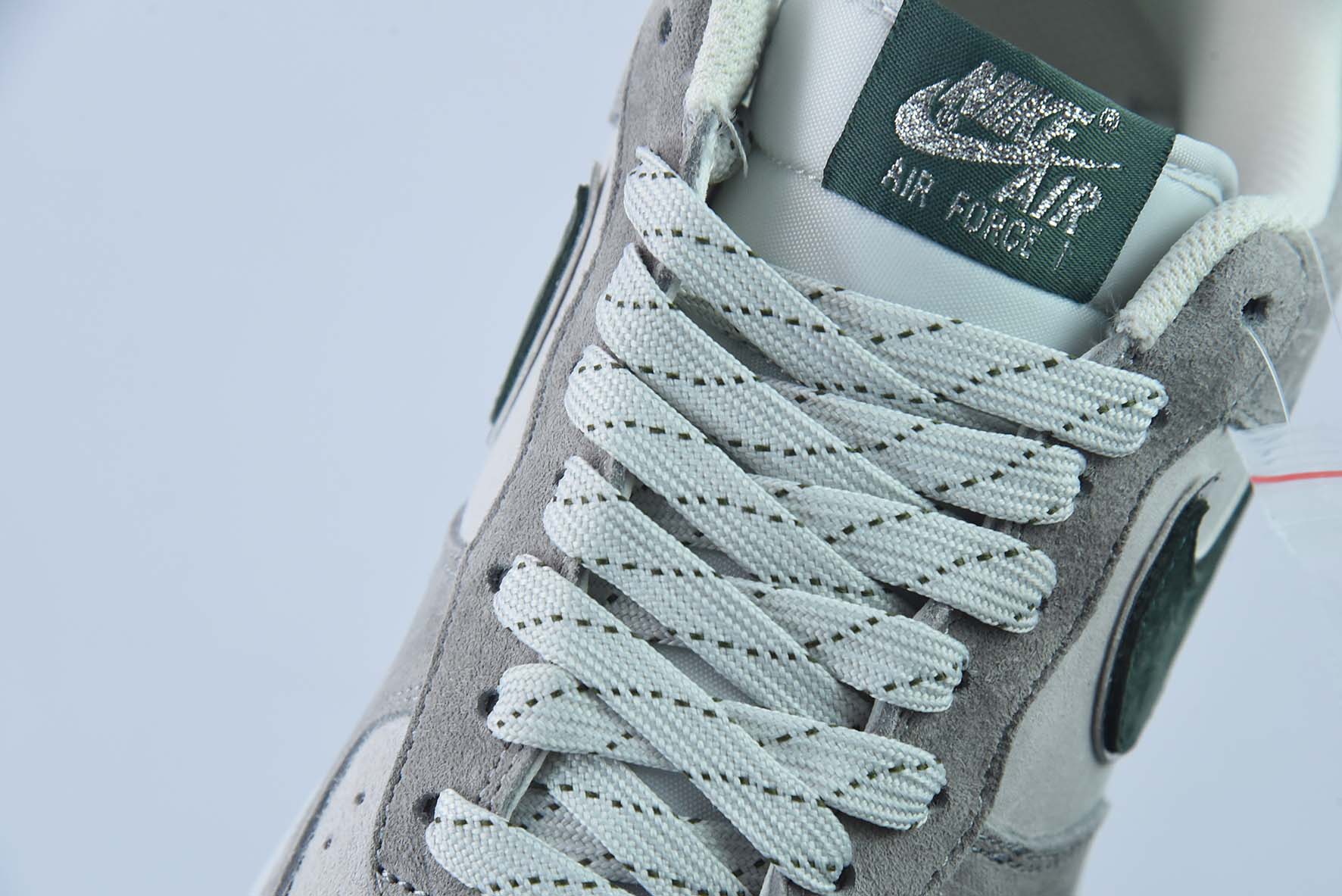 AKIRA x 나이키 에어 포스 1 로우 07 그레이 및 그린 스웨이드 스카이 스카이 스타 매칭 컬러 에어 포스 원 아이템 번호 : DF3966-723 사이즈 : 36-44