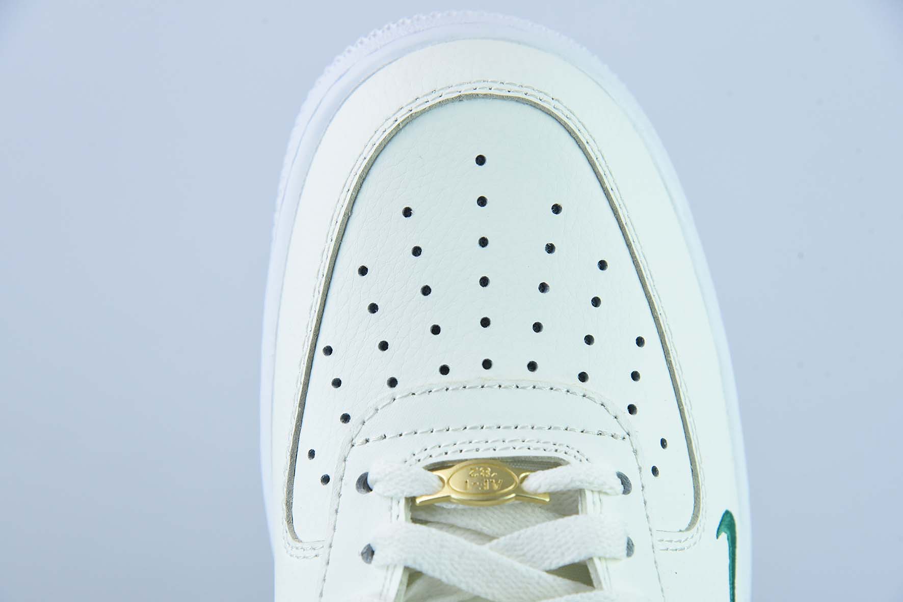 나이키 에어 포스 1 07 로우 베이지 그린 그린 후크 에어 포스 원 아이템: DQ7582-101 사이즈: 36-44