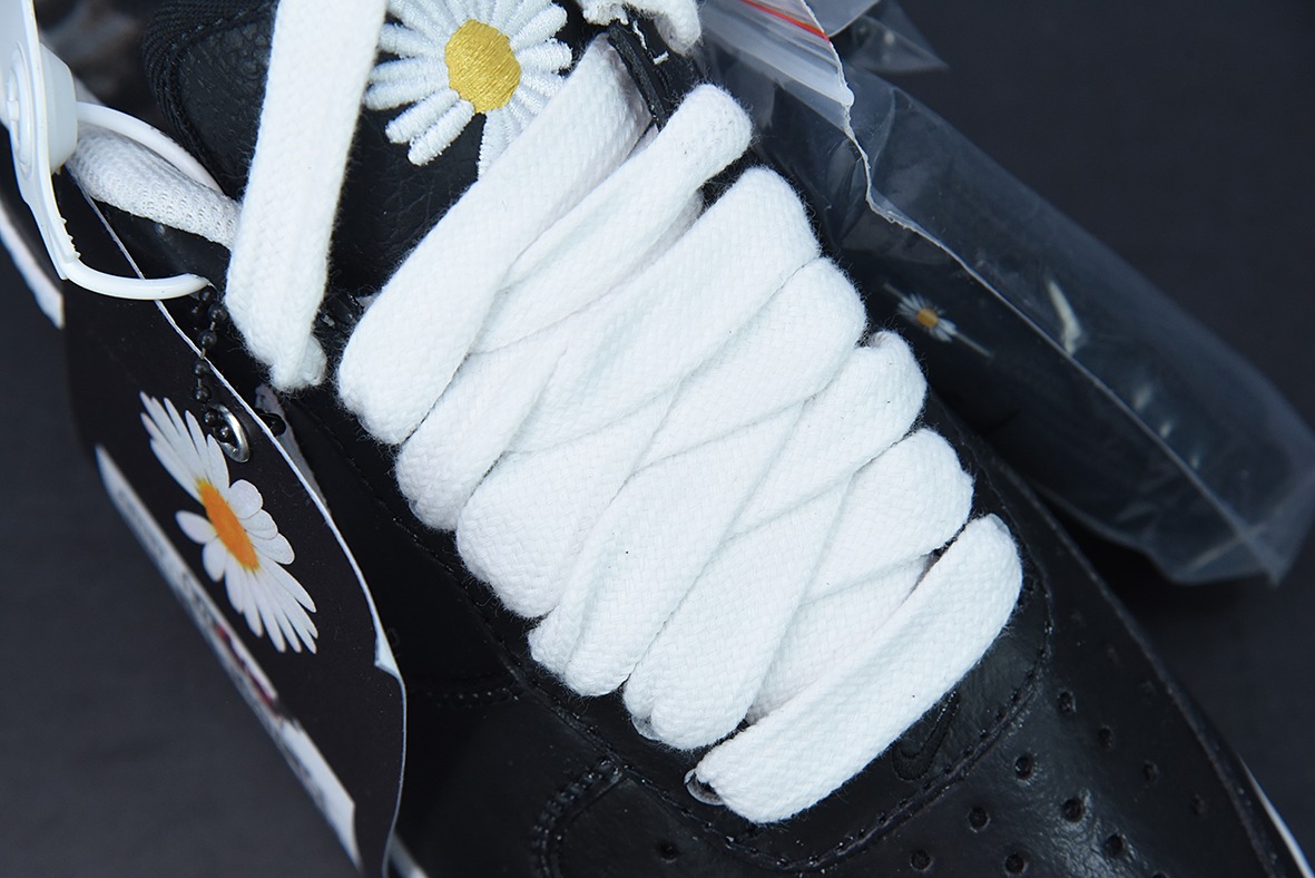 피스미너스원 x 엔케이 에어포스 1 파라노이즈 블랙권 공동 브랜드 에어포스 1 로우탑 아이템 번호: AQ3692-001 사이즈: 36-46