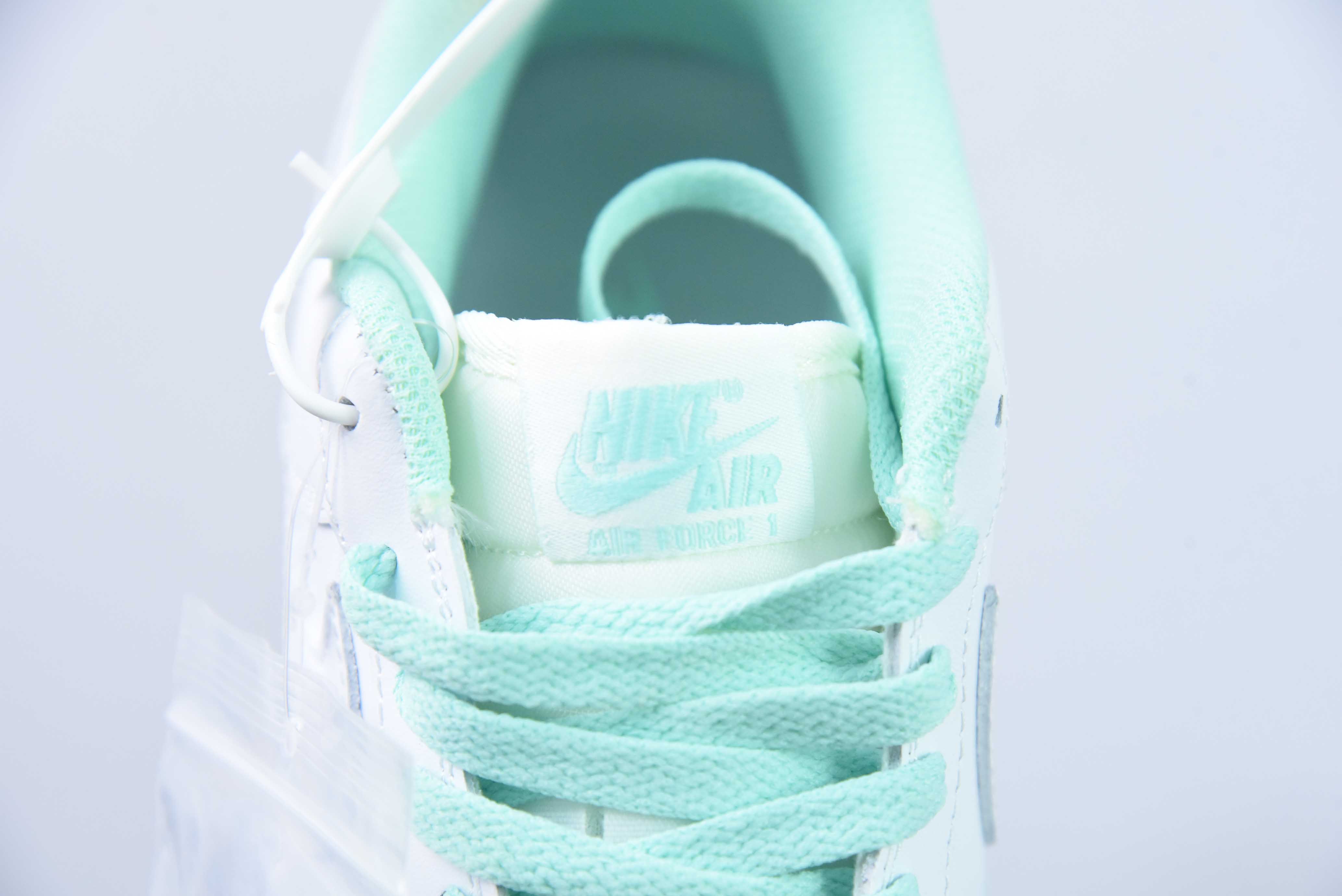 나이키 에어 포스 1 로우 07 x 트래비스 스콧 TS 공동 브랜드 화이트 말차 그린 아이템 번호: 774 사이즈: 36-44