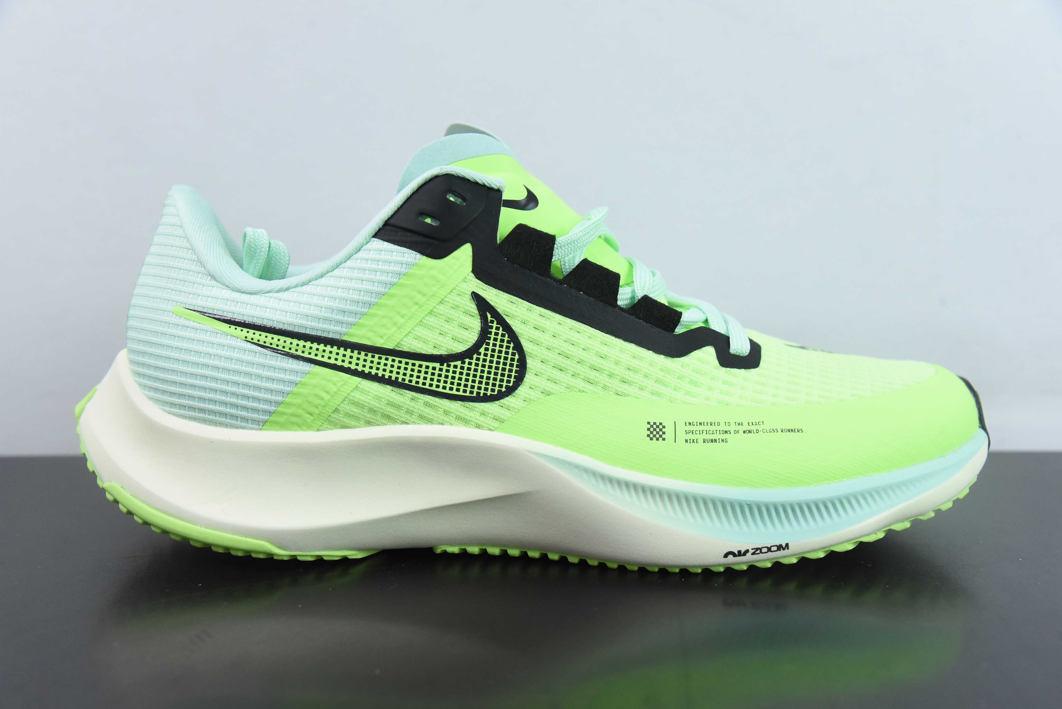 나이키 에어 줌 라이벌 플라이 3. 초경량 러닝화 충격흡수 패브릭 경량 러닝화 상품 번호: CT2405-358 사이즈: 36-46