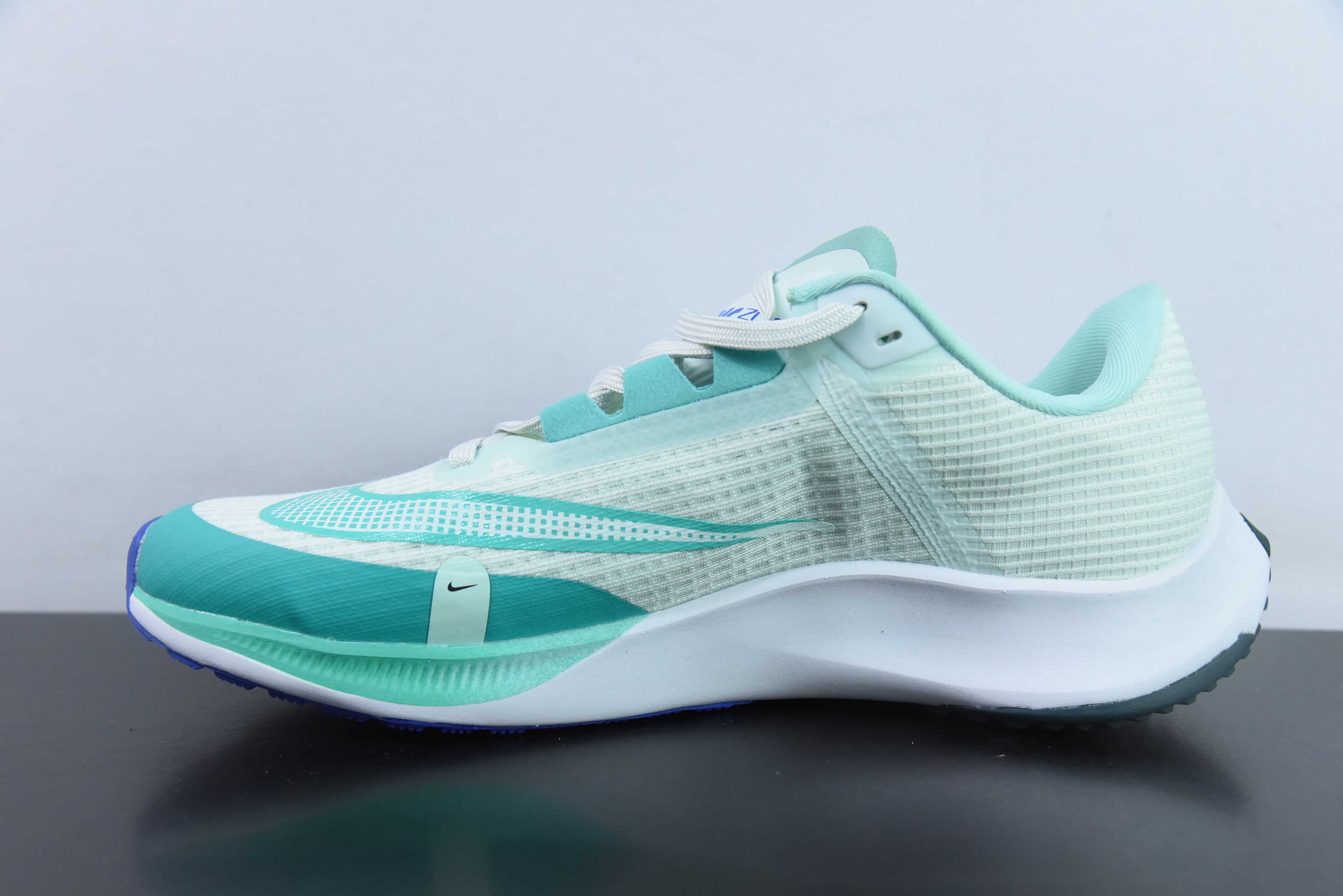 나이키 에어 줌 라이벌 플라이 3. 초경량 러닝화 패브릭 충격 흡수 경량 러닝화 제품 번호: CT2405-399 사이즈: 39-46