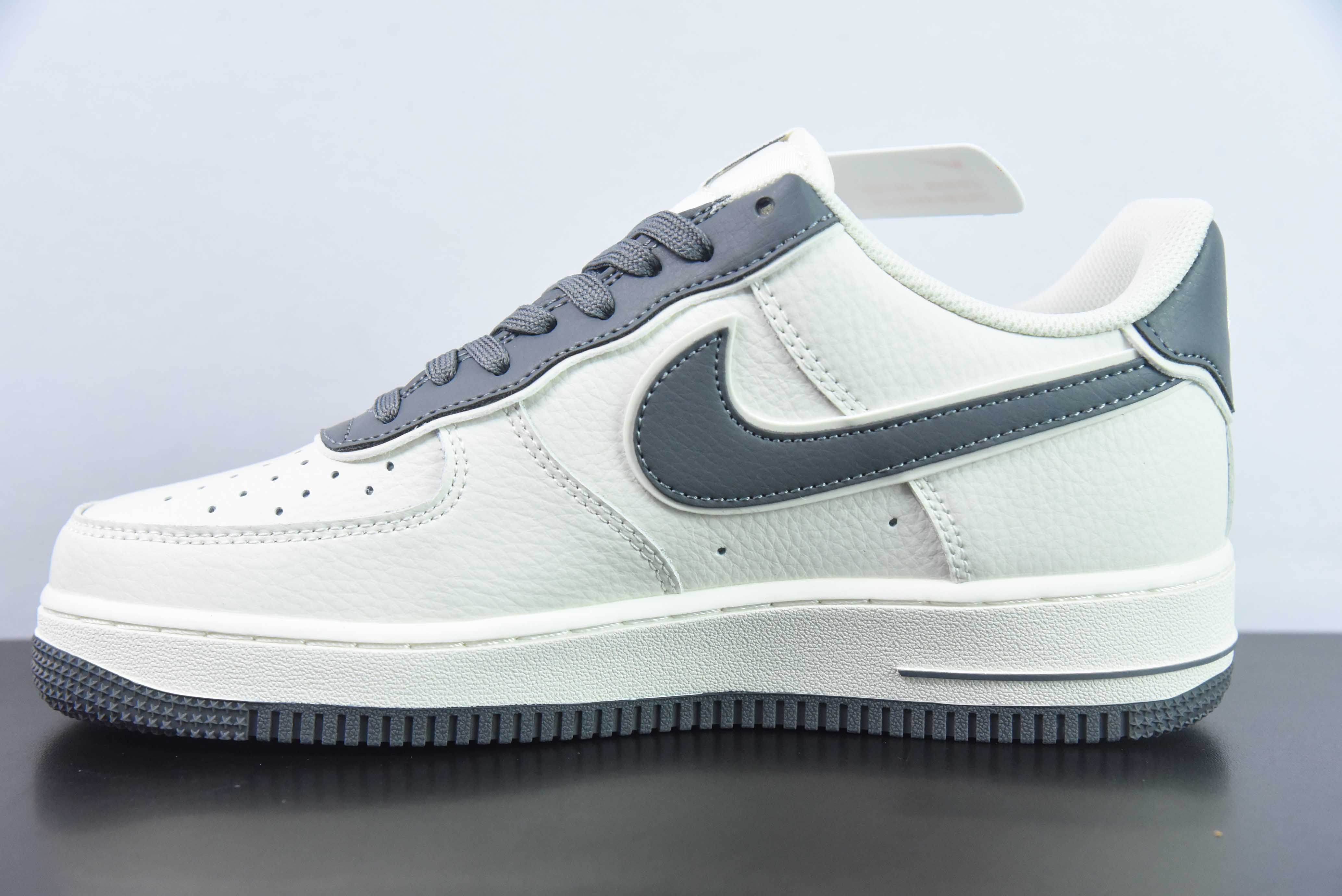 NK 에어 포스 1 에어 포스 1 스니커즈 레더 베이지 다크 그레이 스택 후크 JF1983-562 사이즈: 36-44