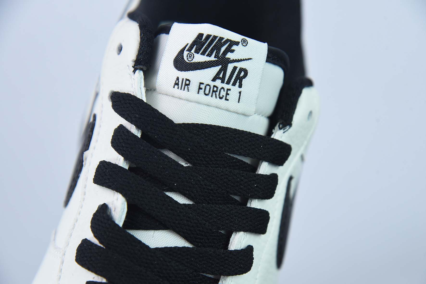 Nk 에어 포스 1 로우 07 화이트 블랙 그래피티 펜 공식 품목: MK9636 125 사이즈: 36 36.5 37.5 38 38.5 39 40 40.5 41 42 42.5 43 44 44.5 45