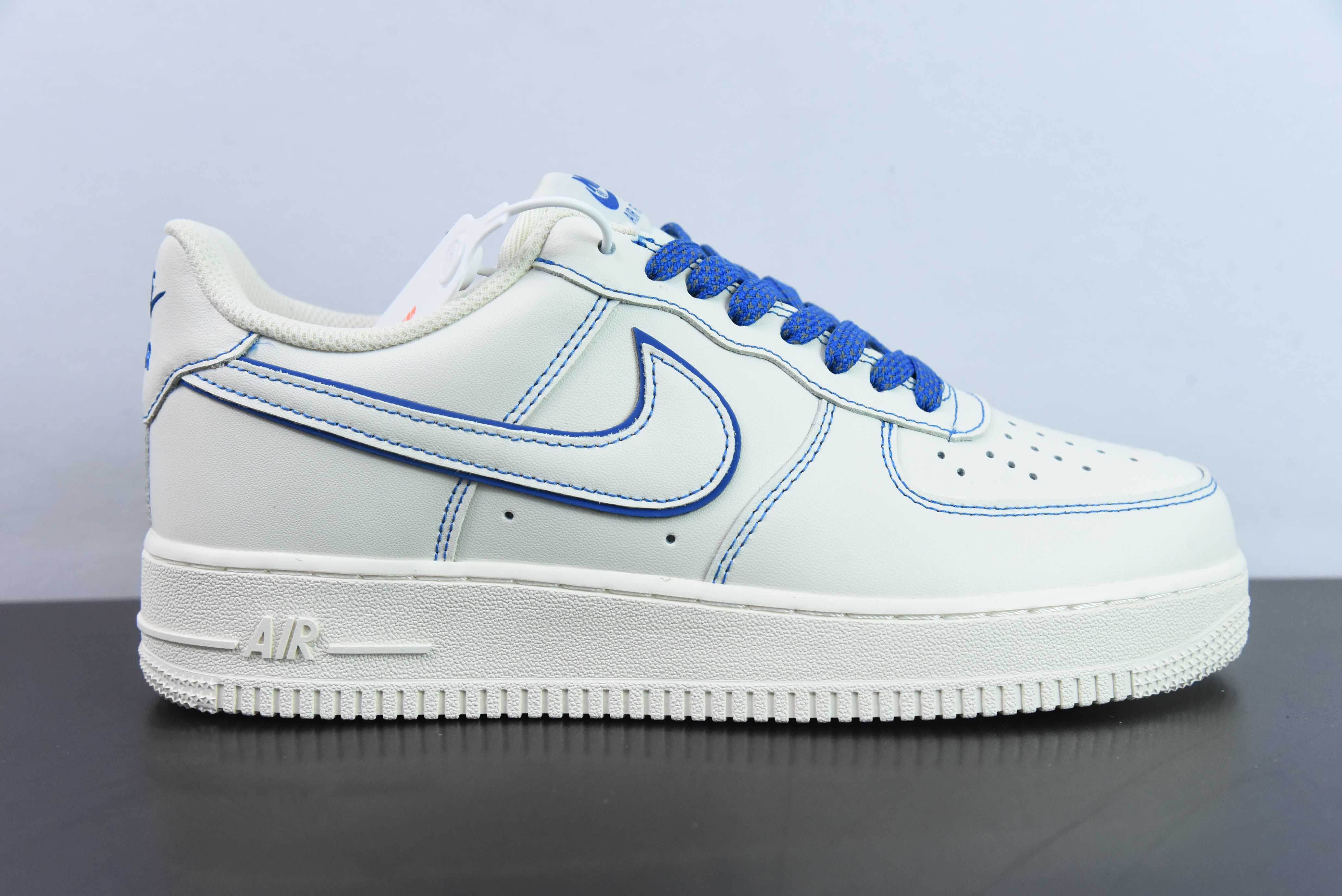 나이키 에어 포스 1 AF1 에어 포스 1 / 로우탑 화이트 및 블루 라인 품목 번호: 315122-404 사이즈: 36-44