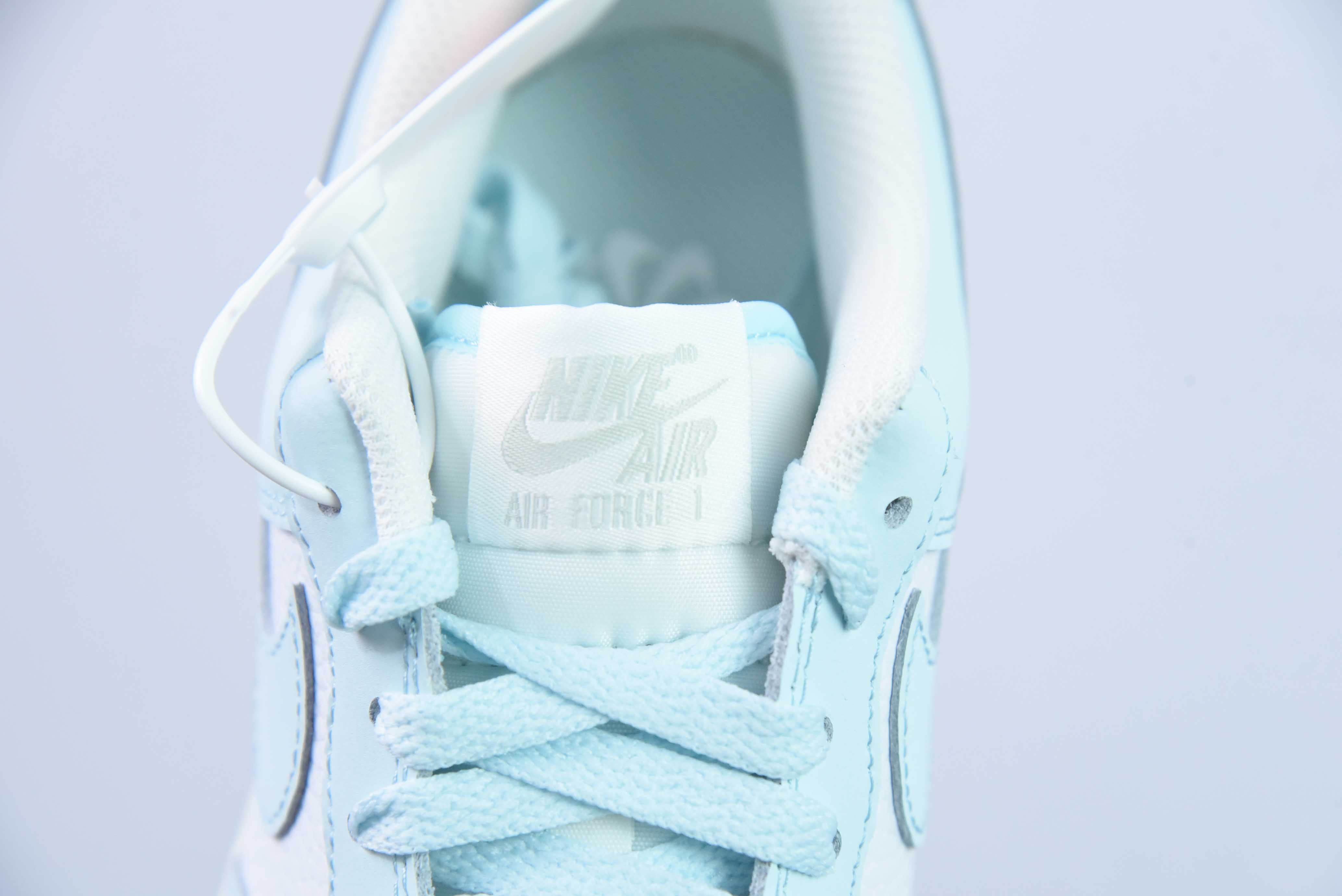 Nk 에어 포스 107 로우 에어 포스 1 로우탑 캐주얼 슈즈 제품 번호: HF5385-400 사이즈: 36-44