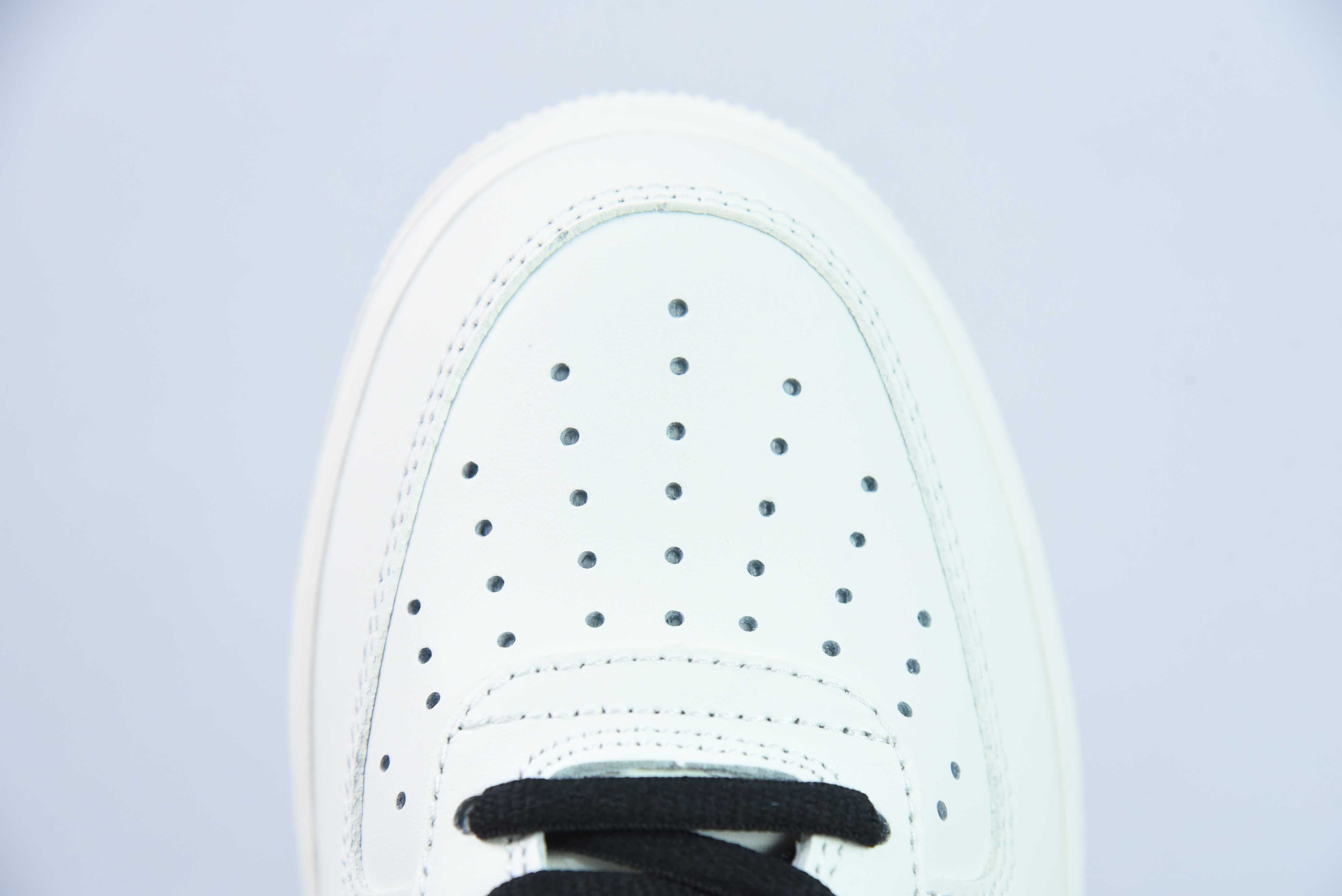 Nk 에어 포스 107 로우 밀리터리 블랙 컬러 에어 포스 1 로우탑 캐주얼 슈즈 아이템: CQ5059-221 사이즈 36-44