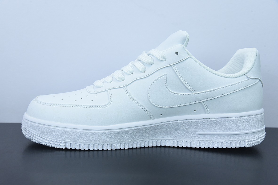 루이 비통 x 나이키 에어 포스 107 LV8 로우 화이트/퍼플 UV 에어 포스 원 로우 탑 아이템 번호: LD4631-203 사이즈: 36-44