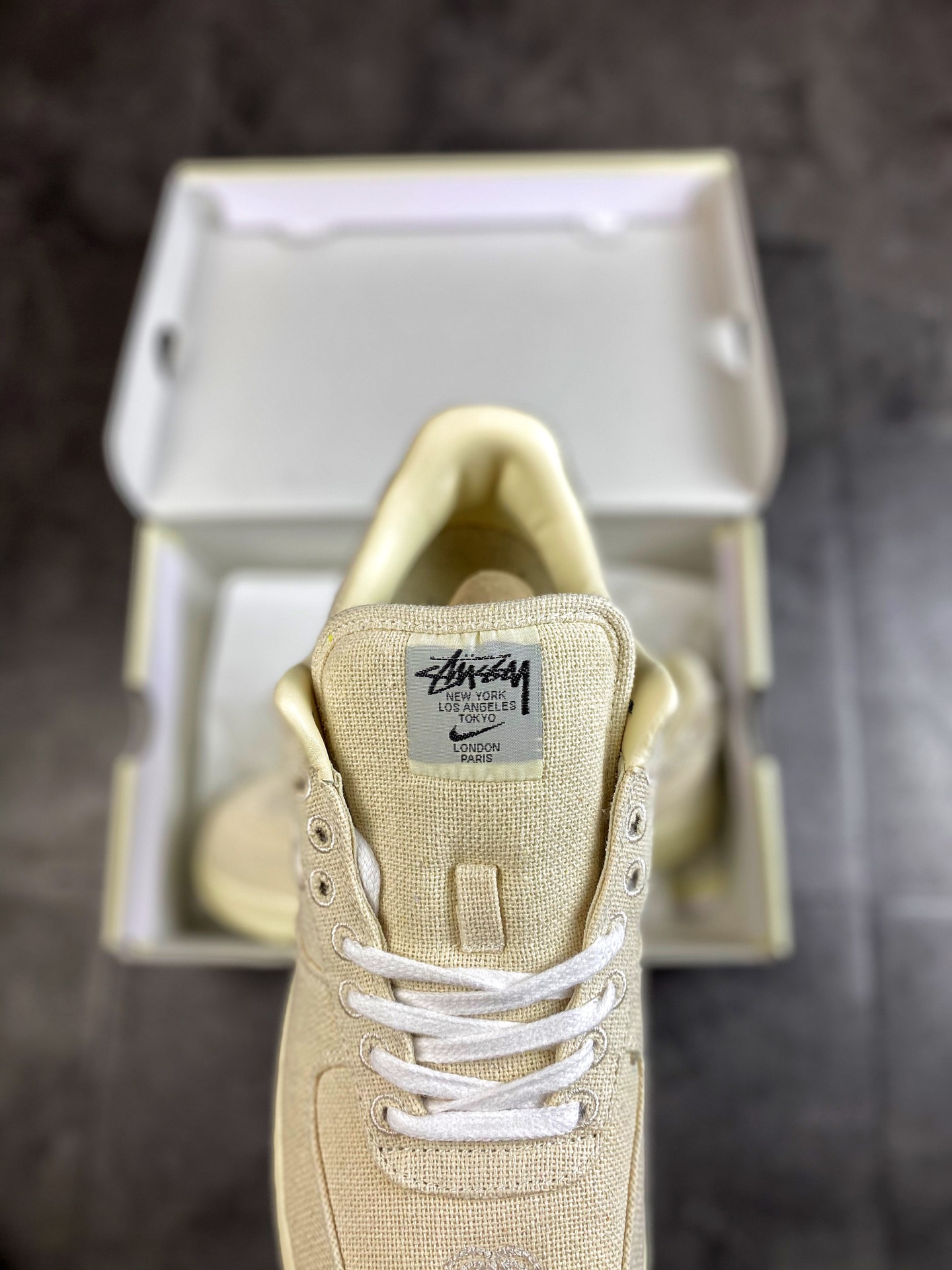 [탑] 스투시 AF1 공동 브랜드 아이템 번호: CZ9084-200 사이즈: 36 - 45