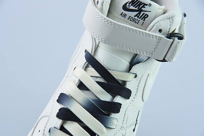 에어 포스 1 07 미드 스트링 라벨 화이트 및 블랙 스몰 후크 에어 포스 1 미드 탑 NT2969-013 사이즈: 36-44