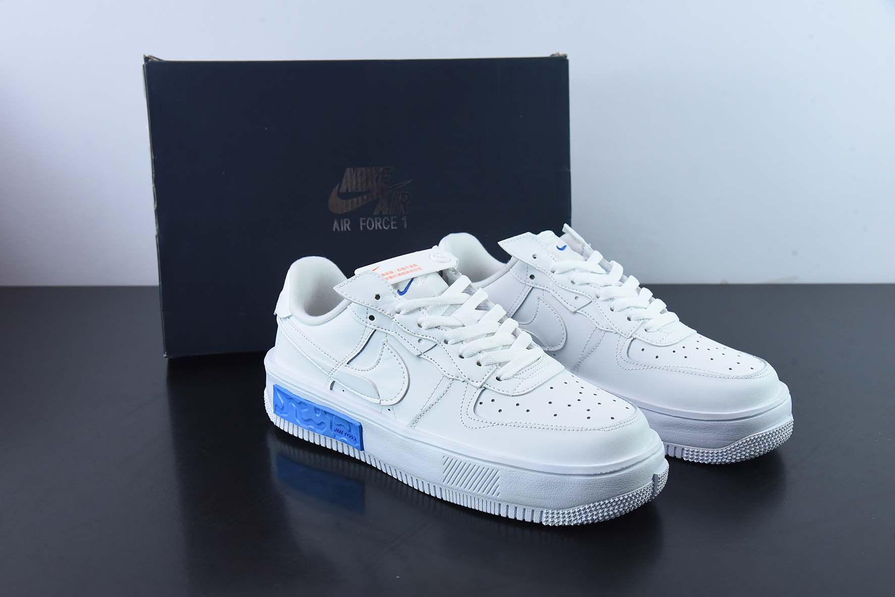 에어 포스 1 폰탄카 화이트 블루 디컨스트럭티드 씨솔트 공식 아이템: DH1290-101 사이즈: 36-44