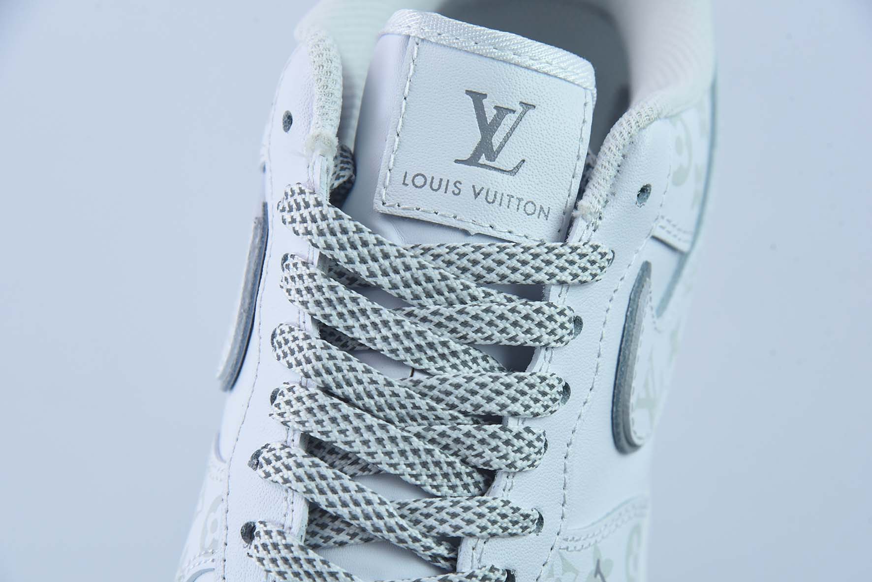 나이키 에어 포스 1 07 로우 LV 공동 브랜드-그레이 다크 나이트 엘프 에어 포스 1 로우 탑 아이템 번호: DR9868-200 사이즈: 36-44