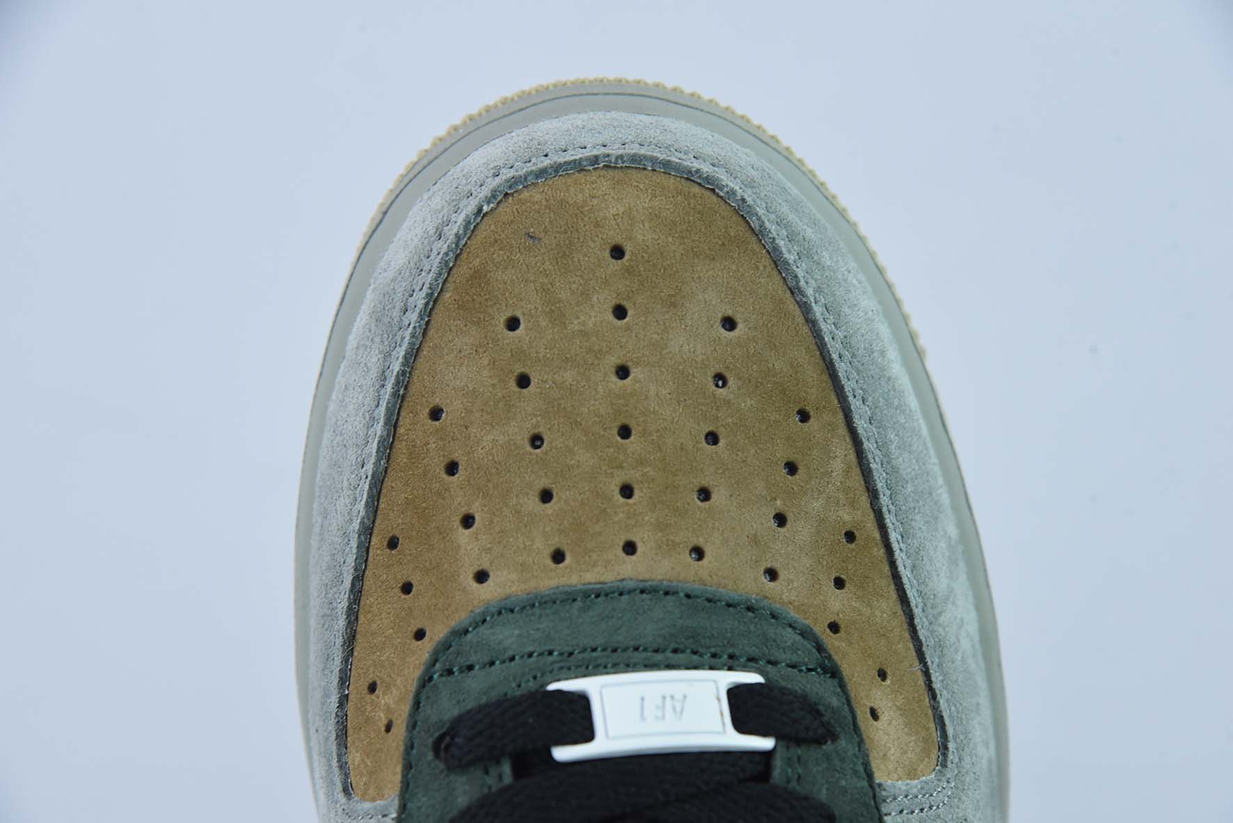 Nk 에어 포스 1 로우 크리스마스 에어 포스 1 크리스마스 테마 로우탑 캐주얼 슈즈 제품 번호: CQ5059-101 사이즈: 36-44