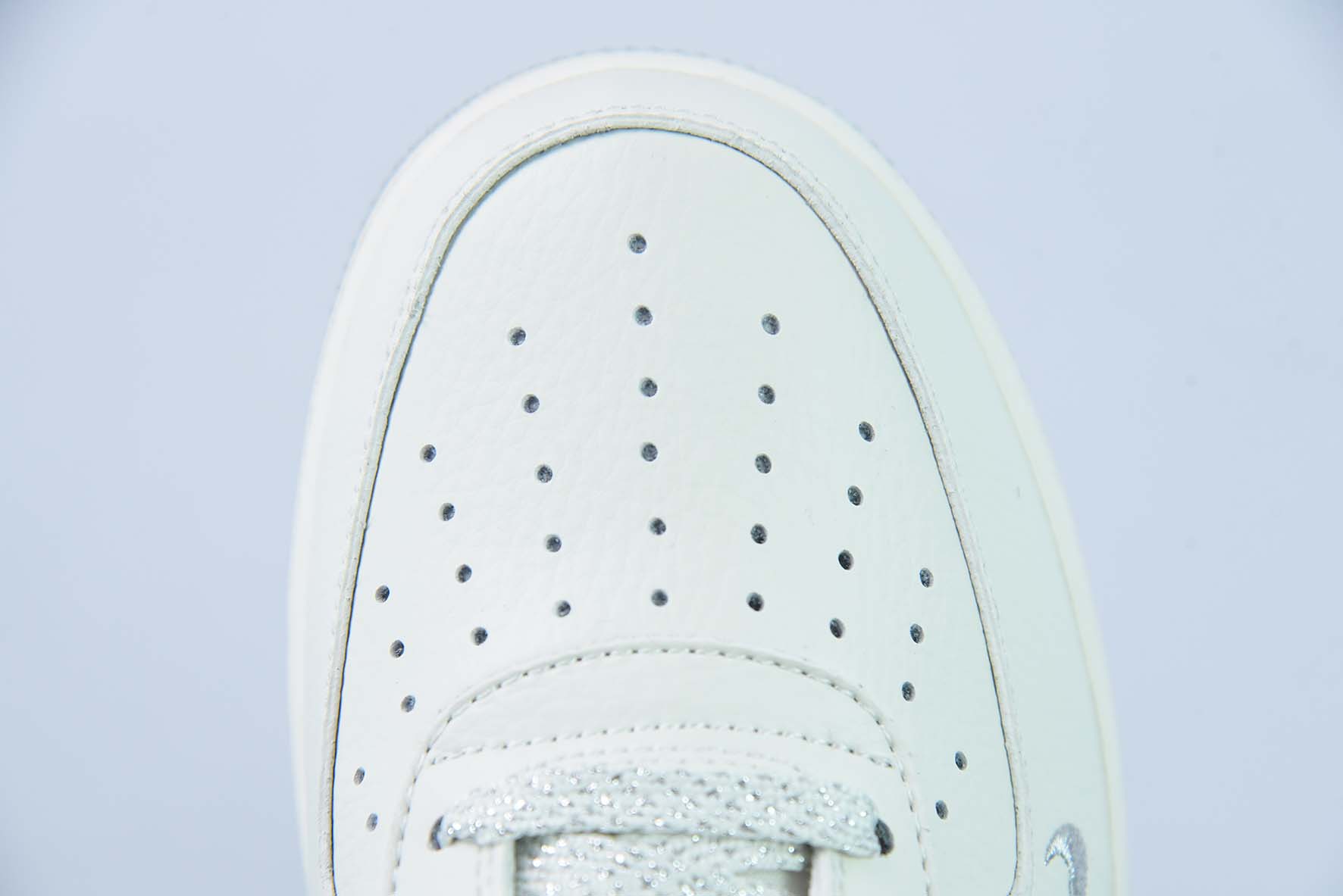 나이키 에어 포스 1 로우 07 킵 프레시그레이 및 실버 스몰 후크 로우탑 에어 포스 1 캐주얼 신발 품목 번호 : BM1996-033 사이즈 : 36-44