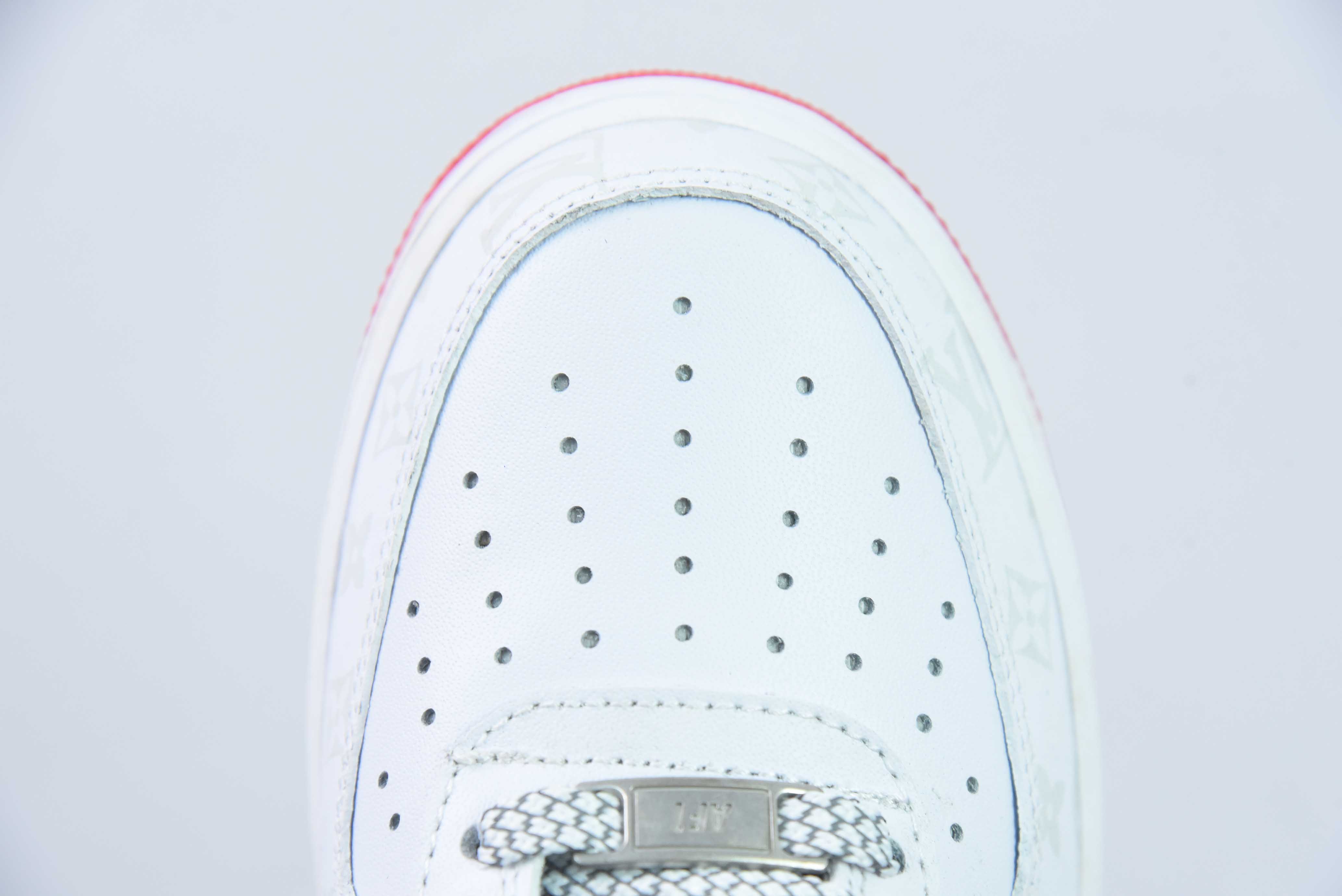 나이키 에어 포스 1 07 로우 LV 공동 브랜드 - 레드 다크 엘프 에어 포스 1 로우탑 트레이너 아이템: DR9868-100 사이즈: 36-44