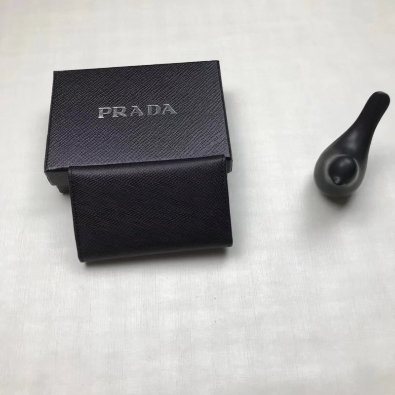 Prada 프라다 남여공용 사피아노 메탈로고 키월렛