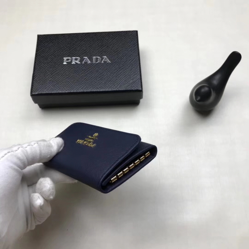 Prada 프라다 남여공용 사피아노 메탈로고 키월렛