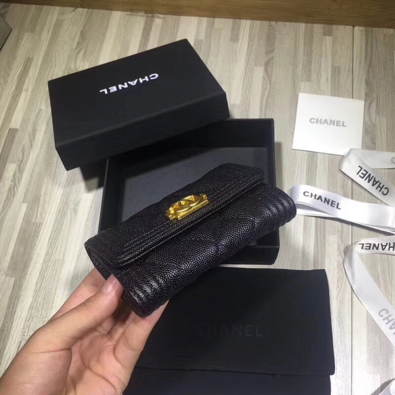 31위 CHANEL 샤넬 여성용 보이 캐비어 카드지갑 4가지색상