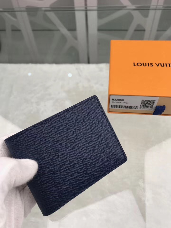 26위 LOUIS VUITTON 루이비통 반지갑 M32808