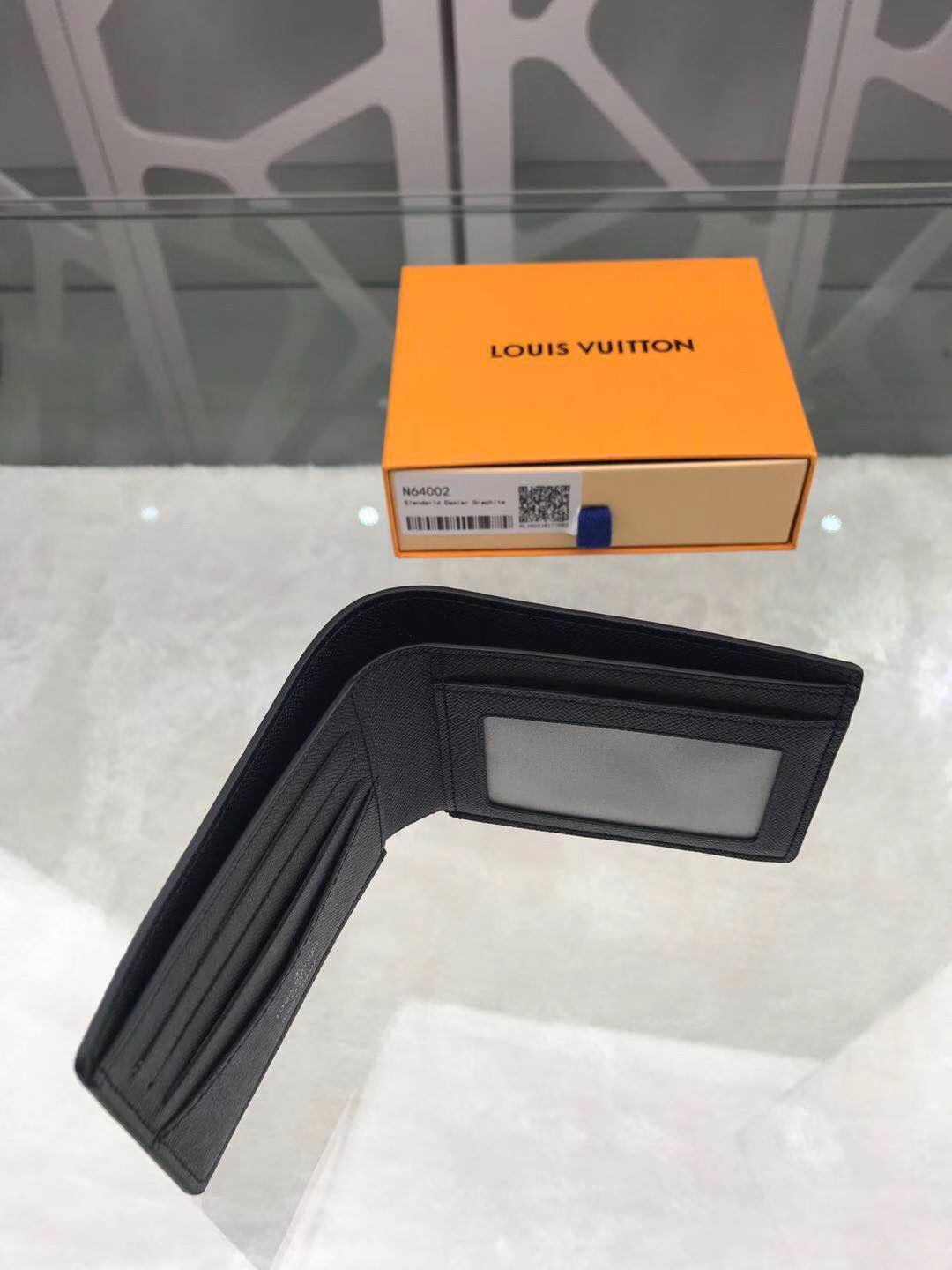  Louis Vuitton 루이비통 반지갑 M64002